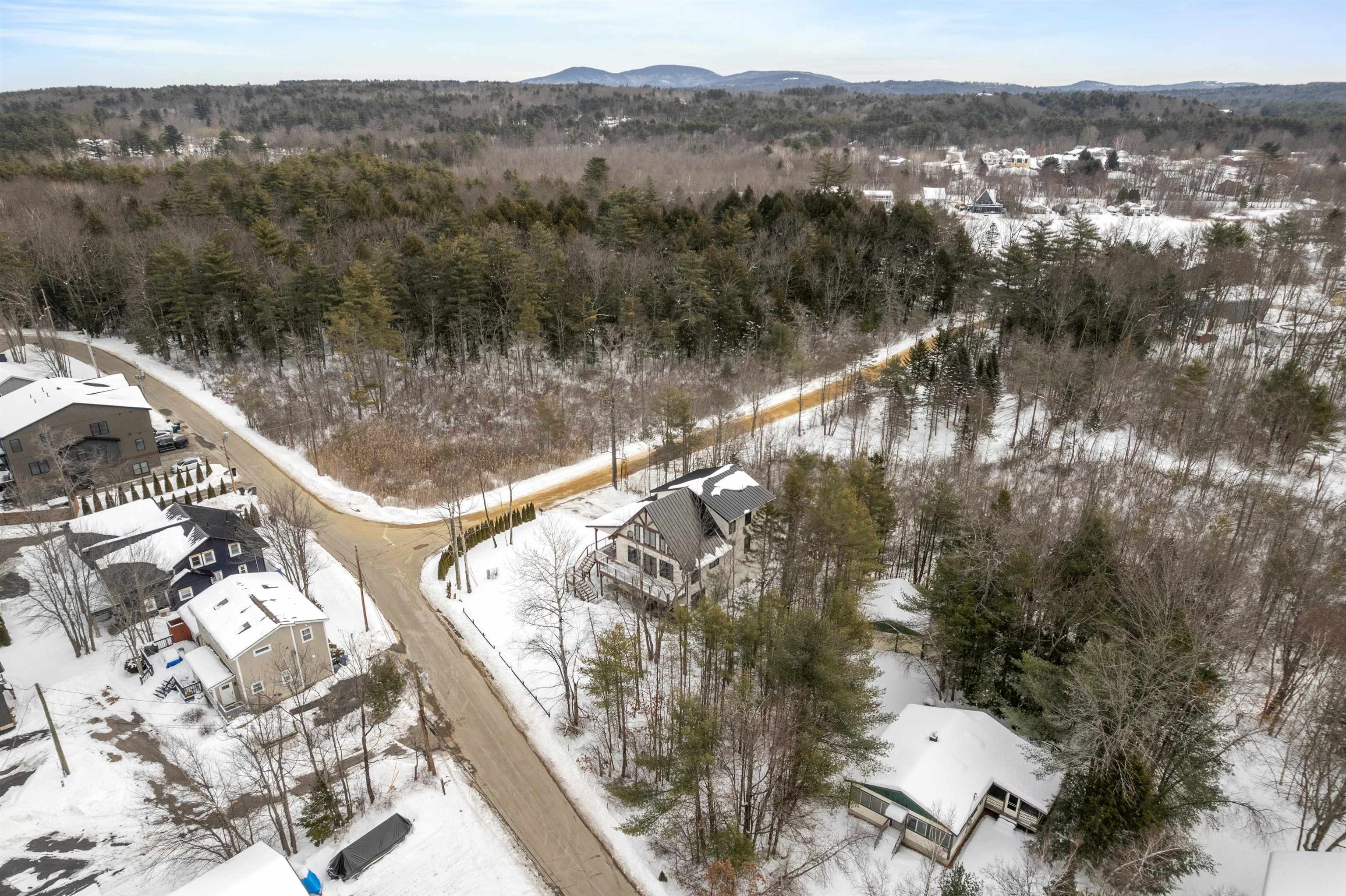 2 Pond Road
