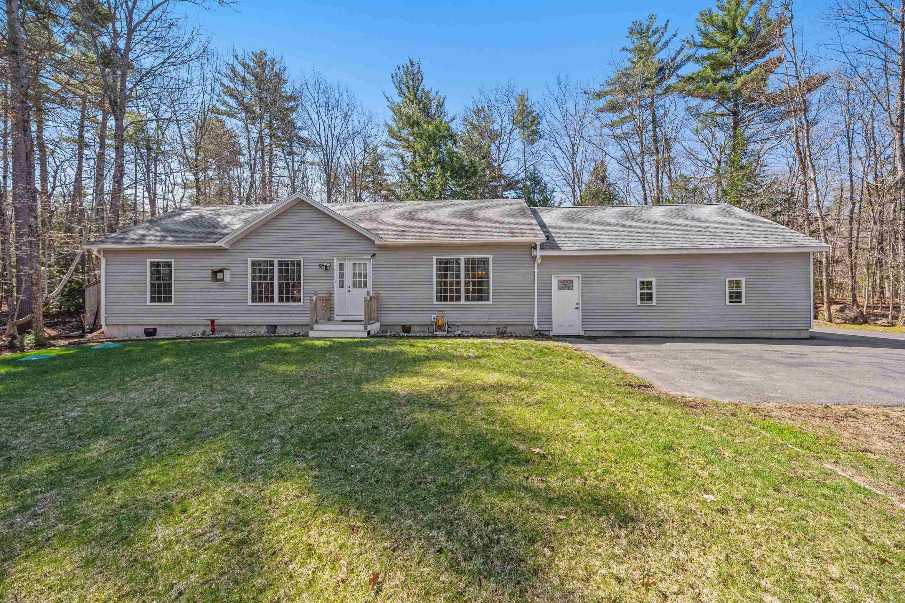 27 Woodcrest Drive