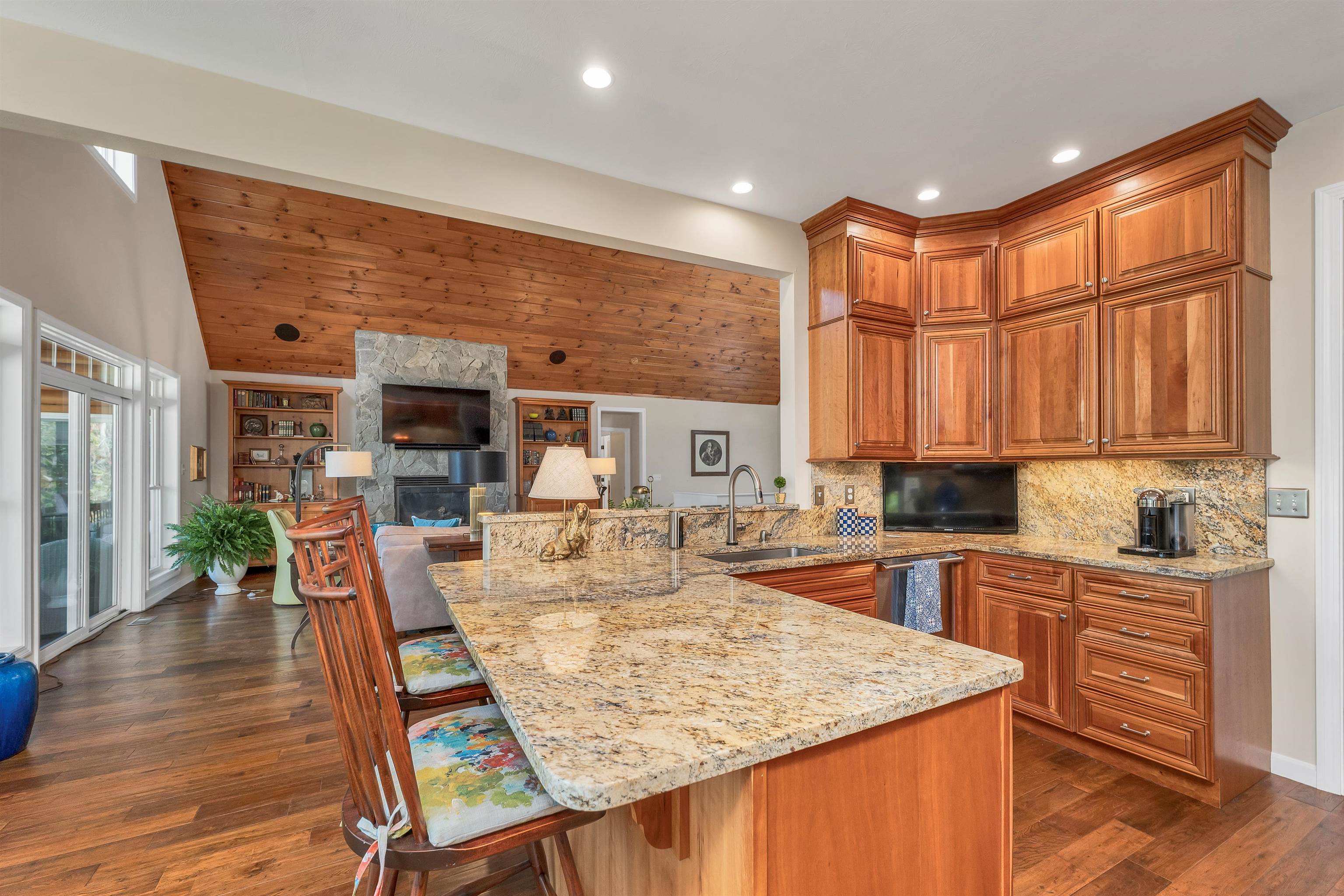 19 Abenaki Lane