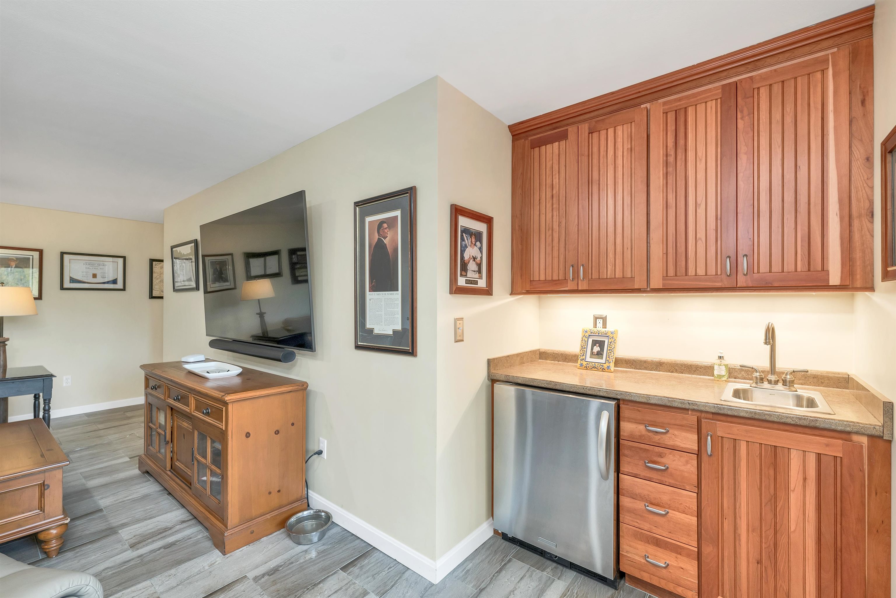 19 Abenaki Lane