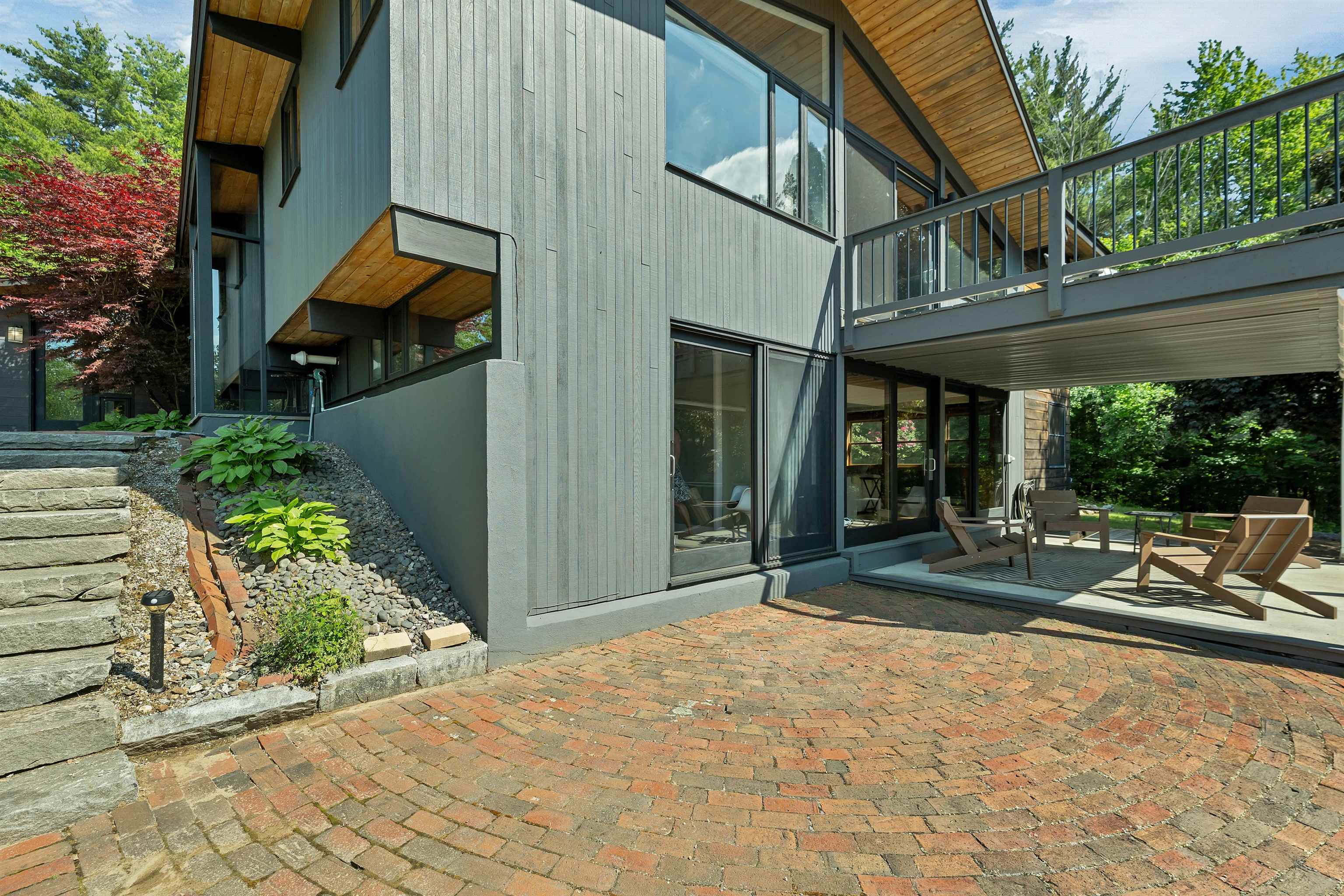 11 Tracy Way