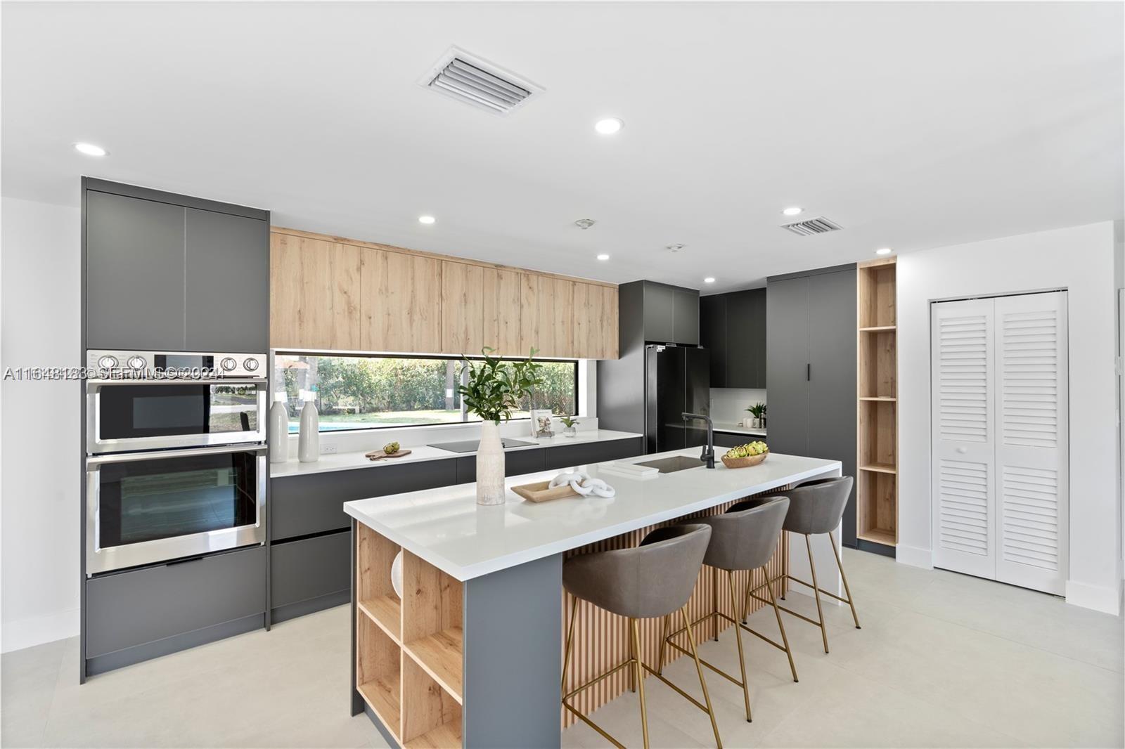 2449 NE 20th Terrace