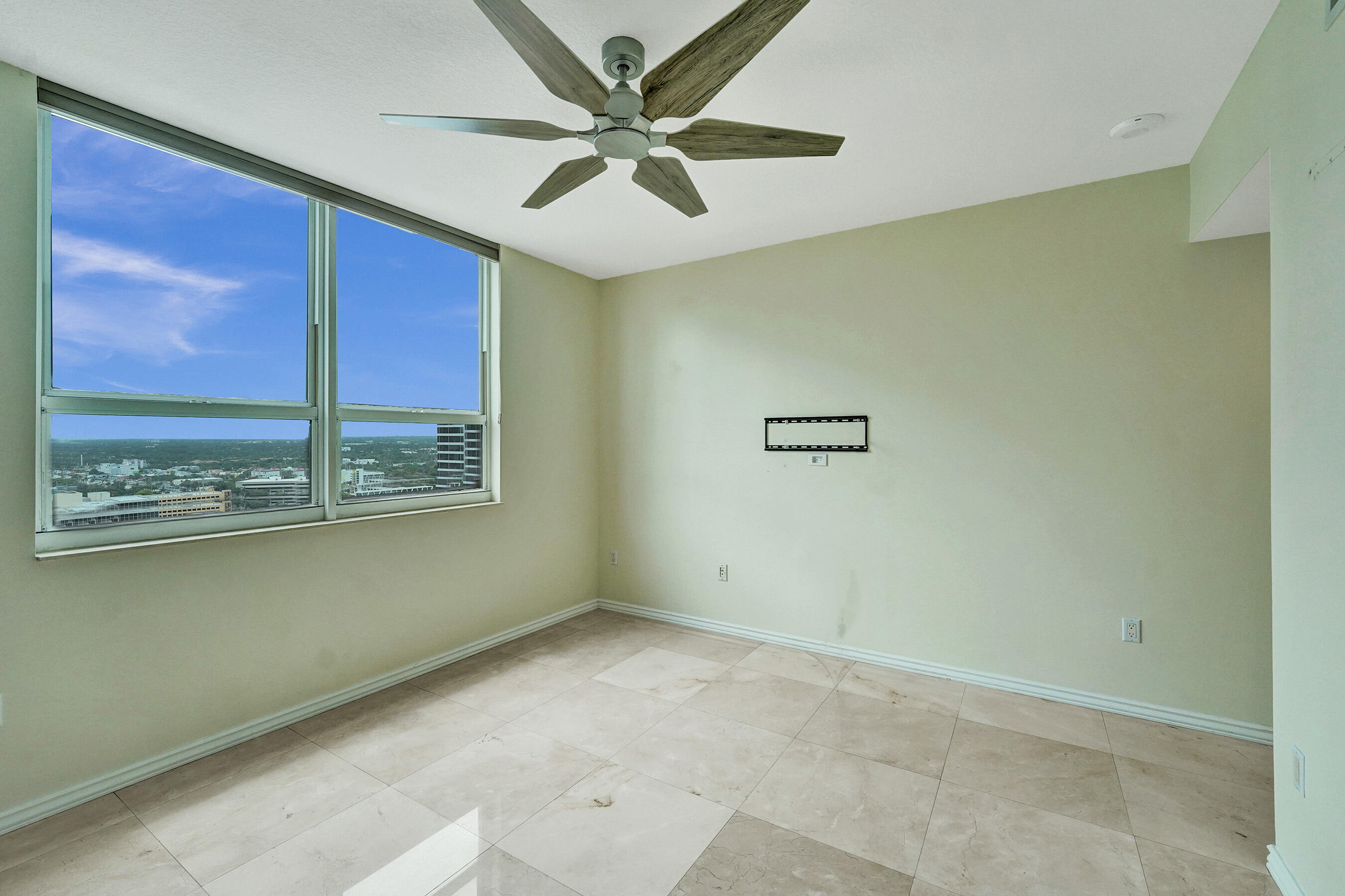 350 SE 2nd Street 2480