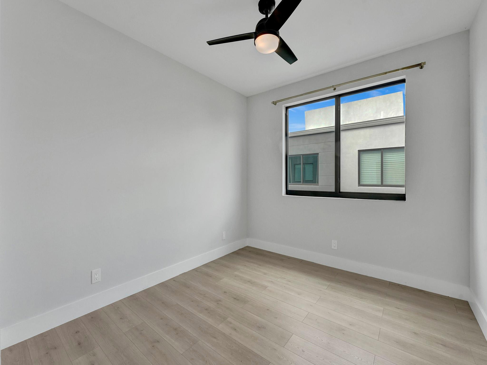 924 NE 4th Street
