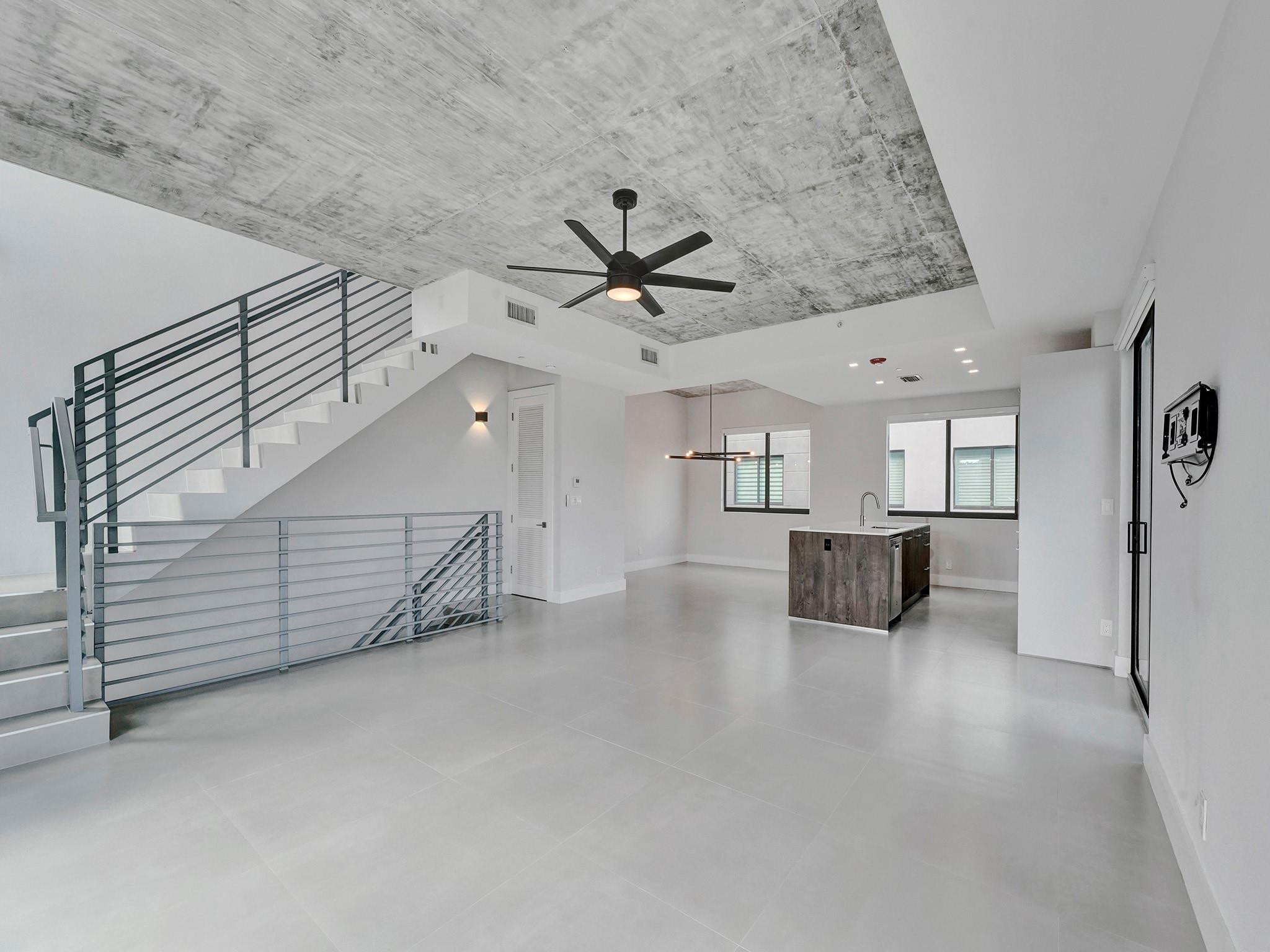 924 NE 4th Street