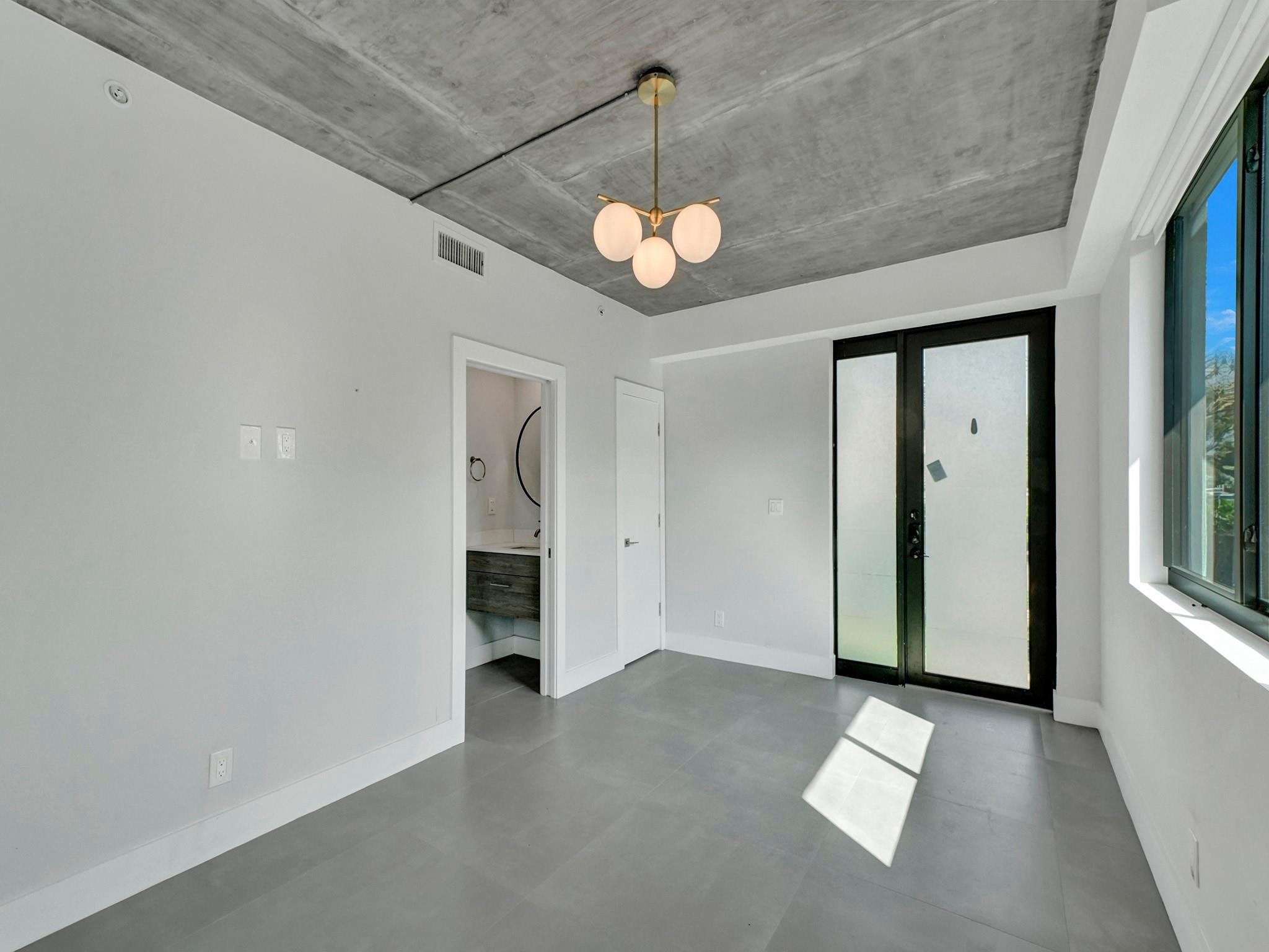 924 NE 4th Street