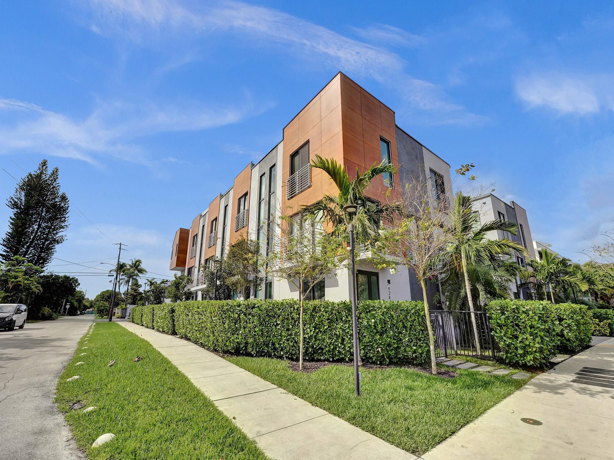 924 NE 4th Street