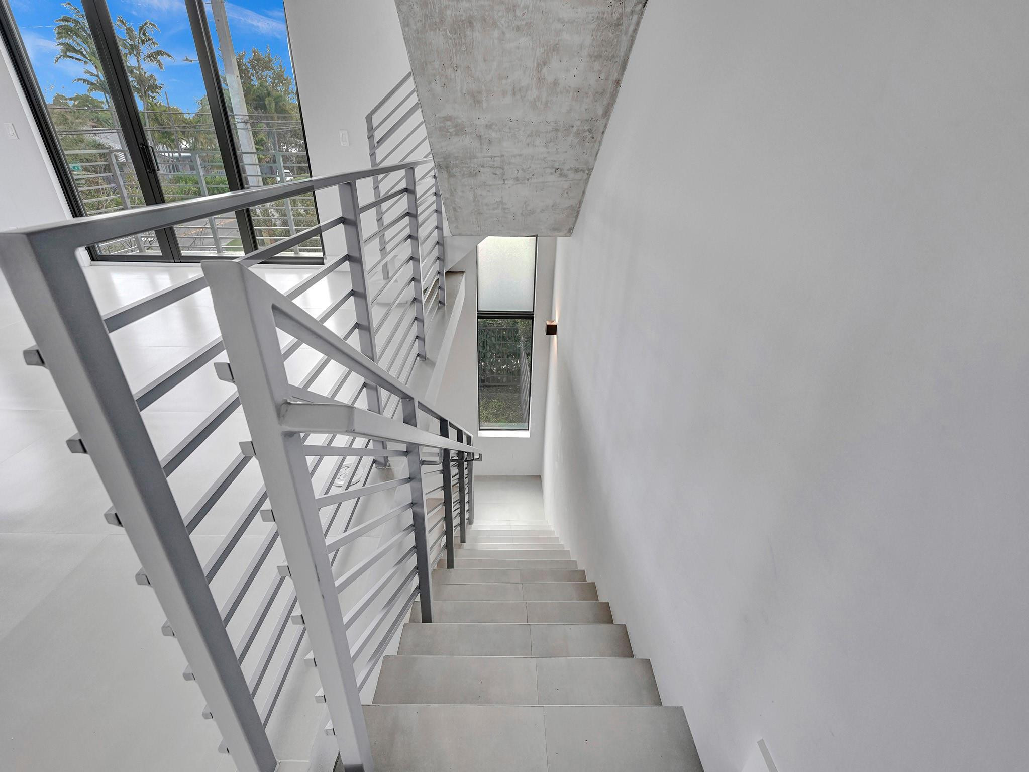 924 NE 4th Street