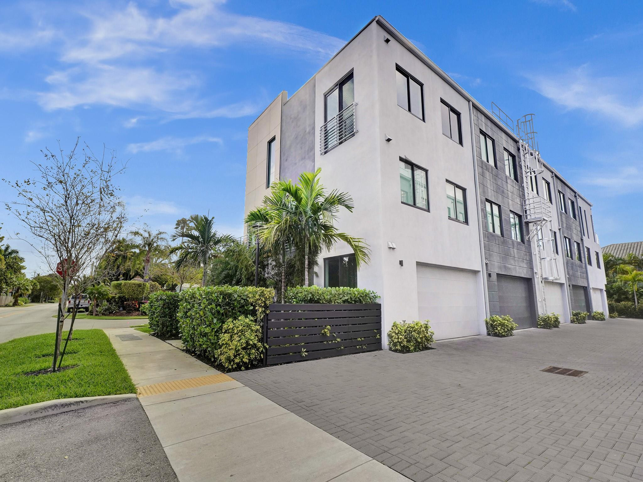924 NE 4th Street