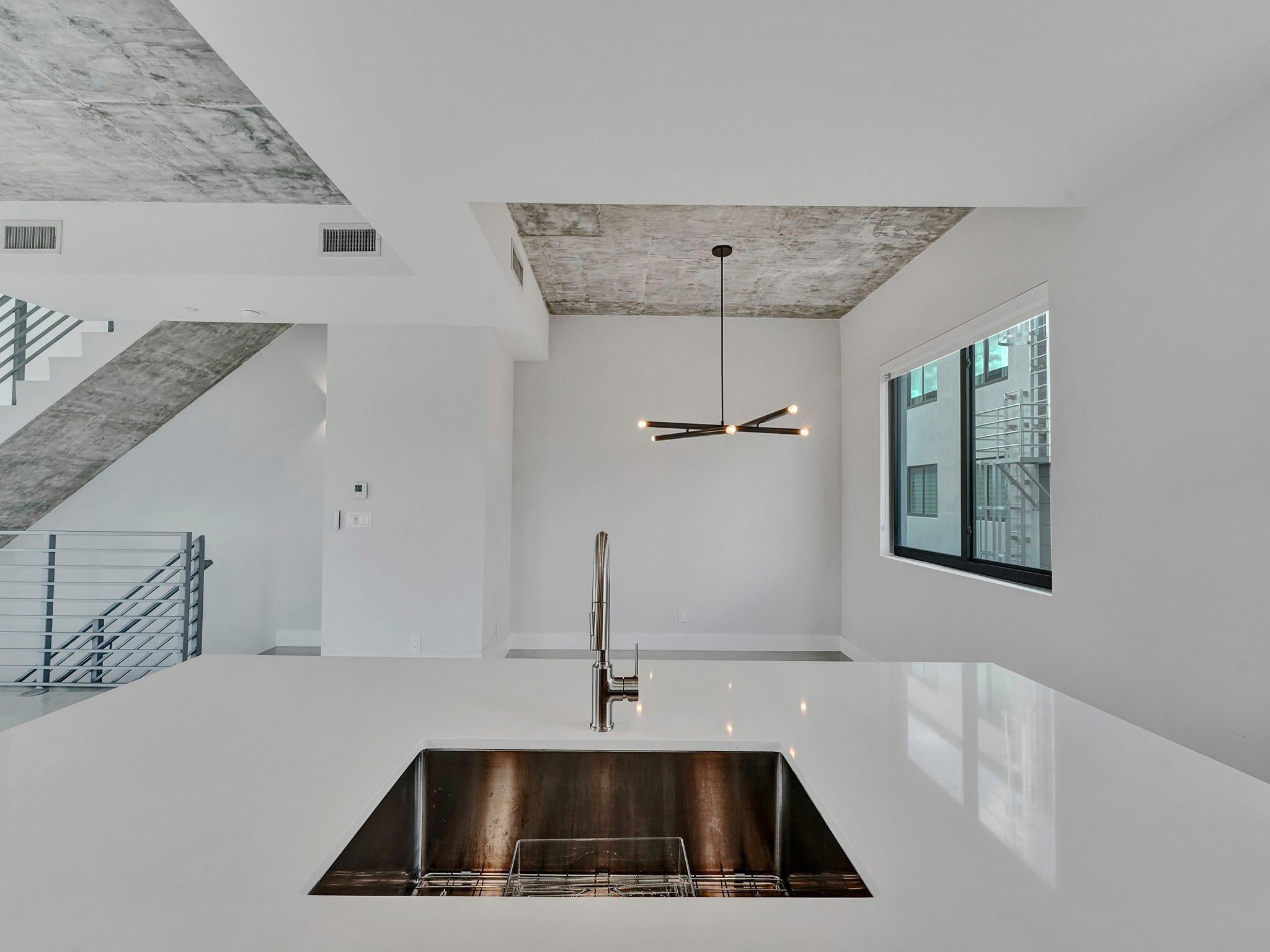 924 NE 4th Street