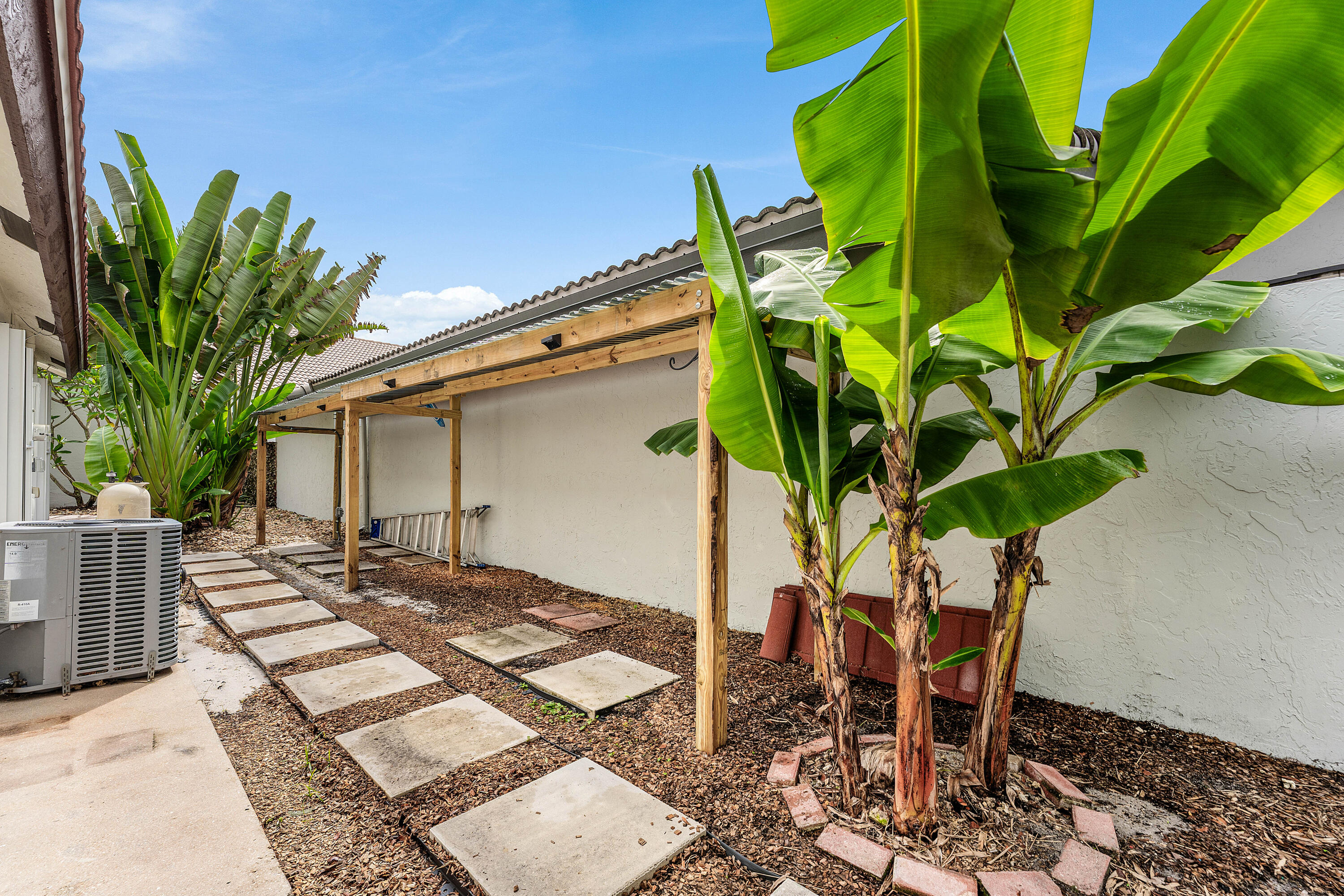 3145 W Quayside Drive