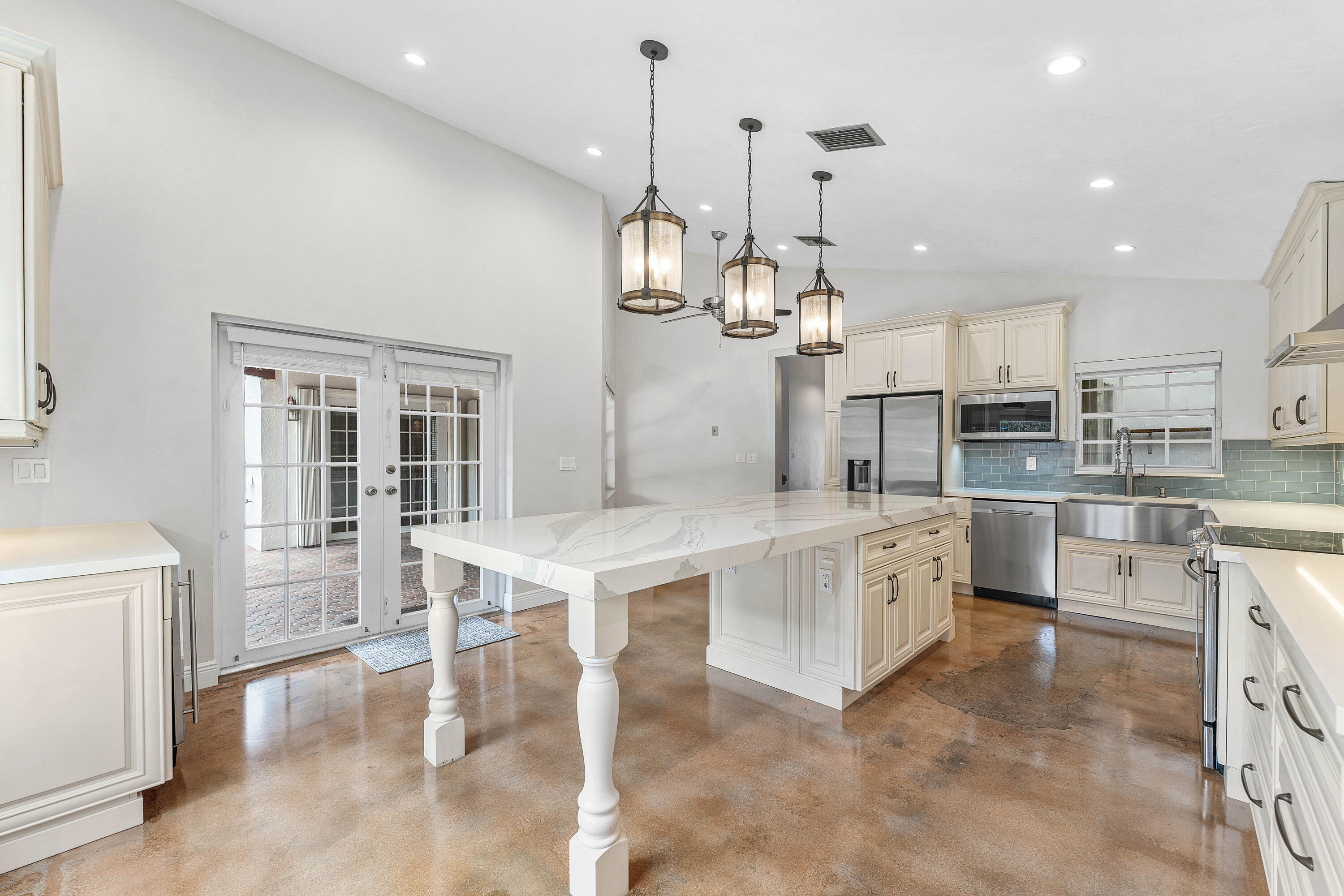 3145 W Quayside Drive