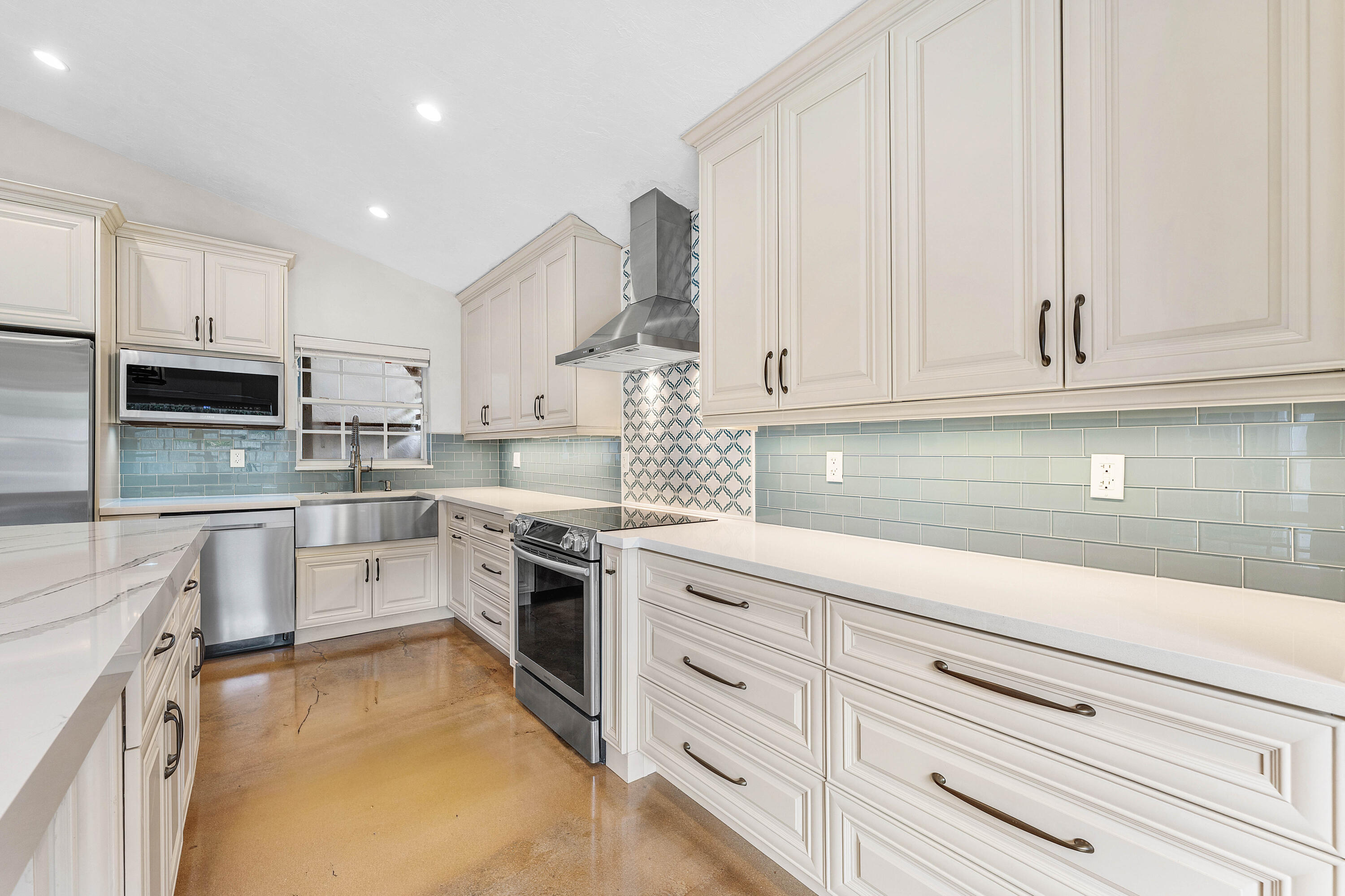 3145 W Quayside Drive