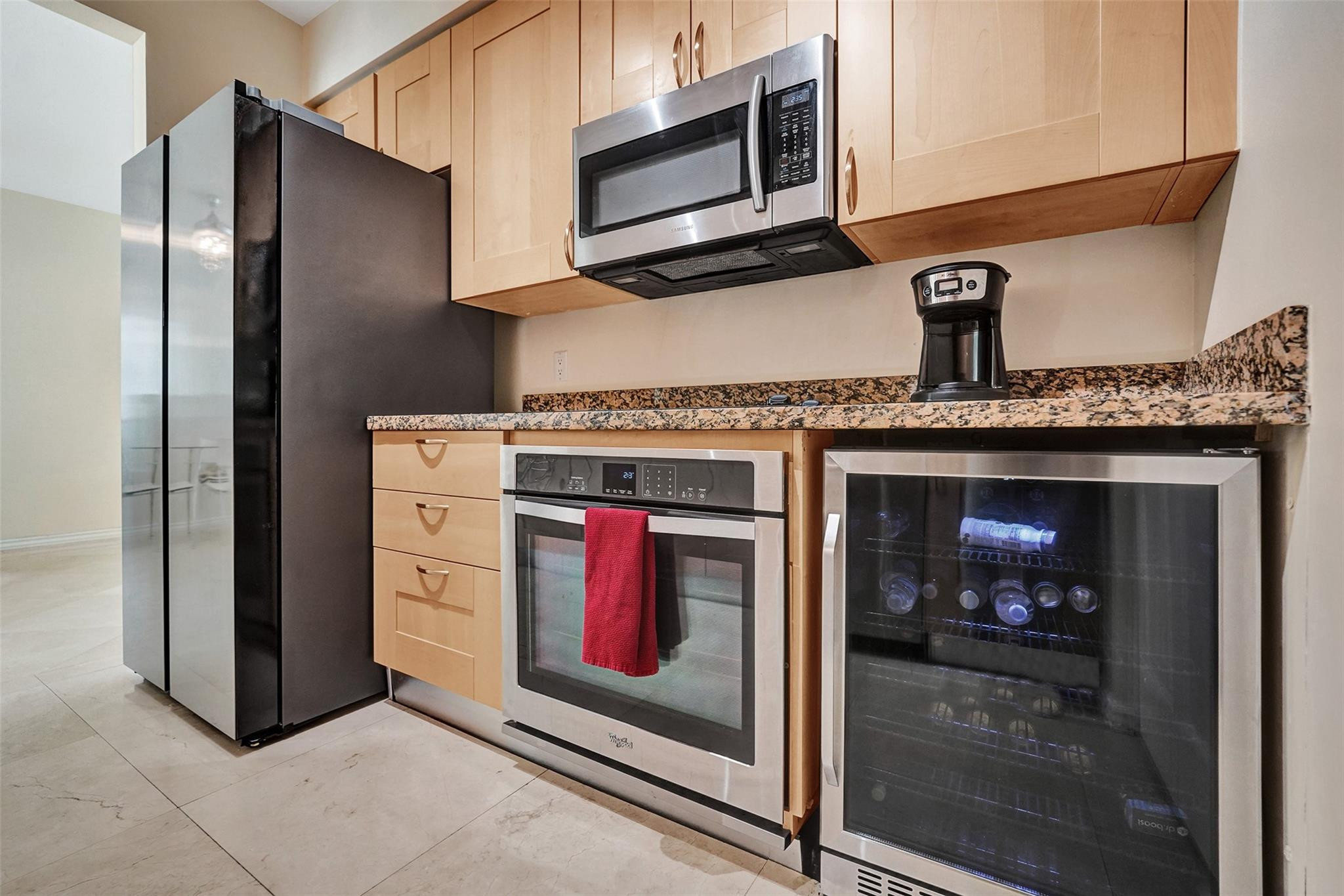 350 SE 2nd St 2480