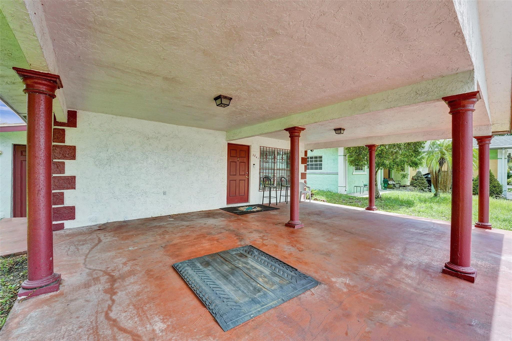 2841 NW 9th Ct