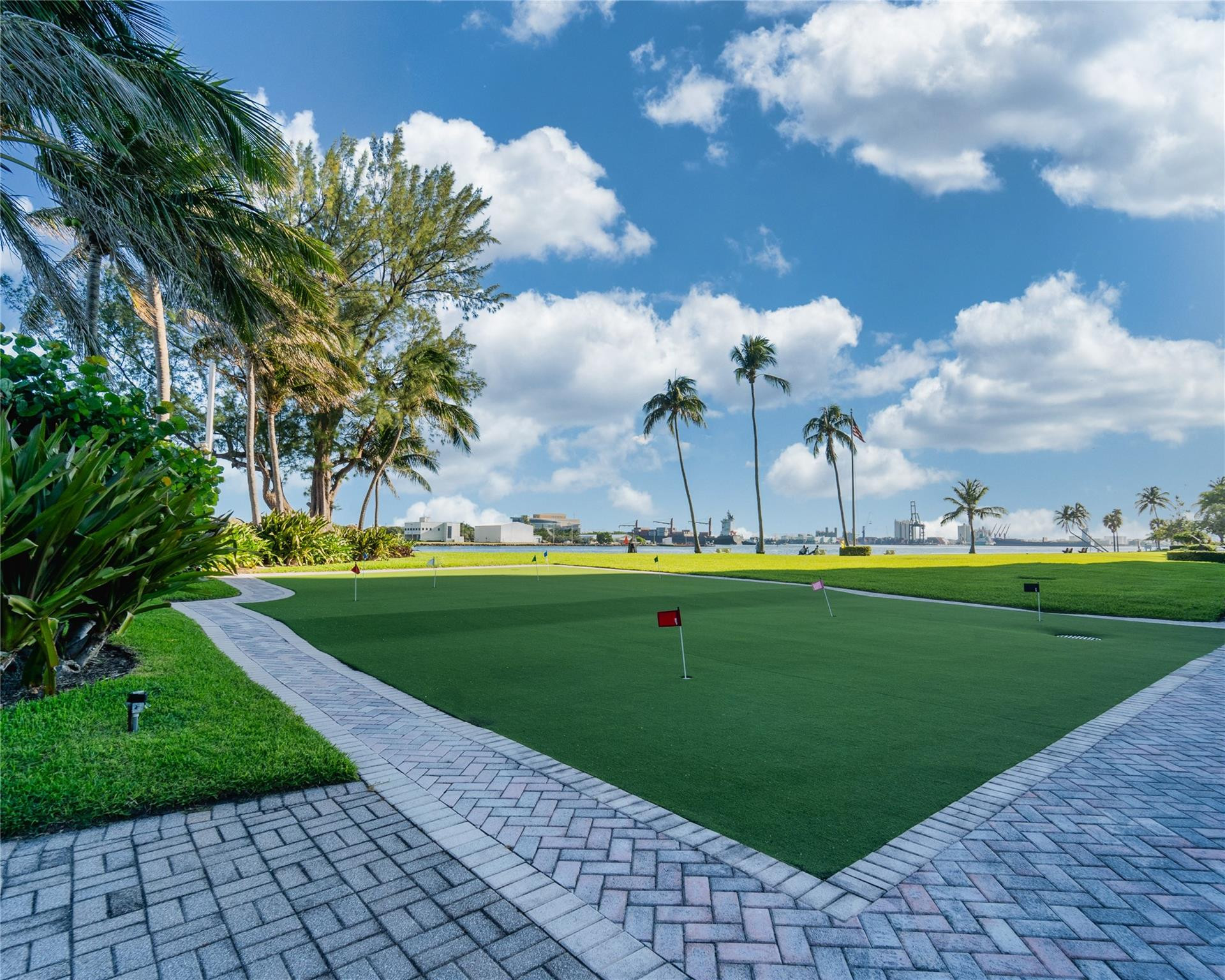 2100 S Ocean Dr 11B
