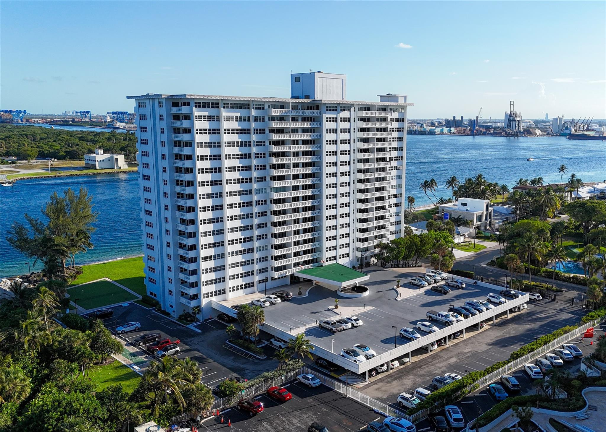 2100 S Ocean Dr 11B