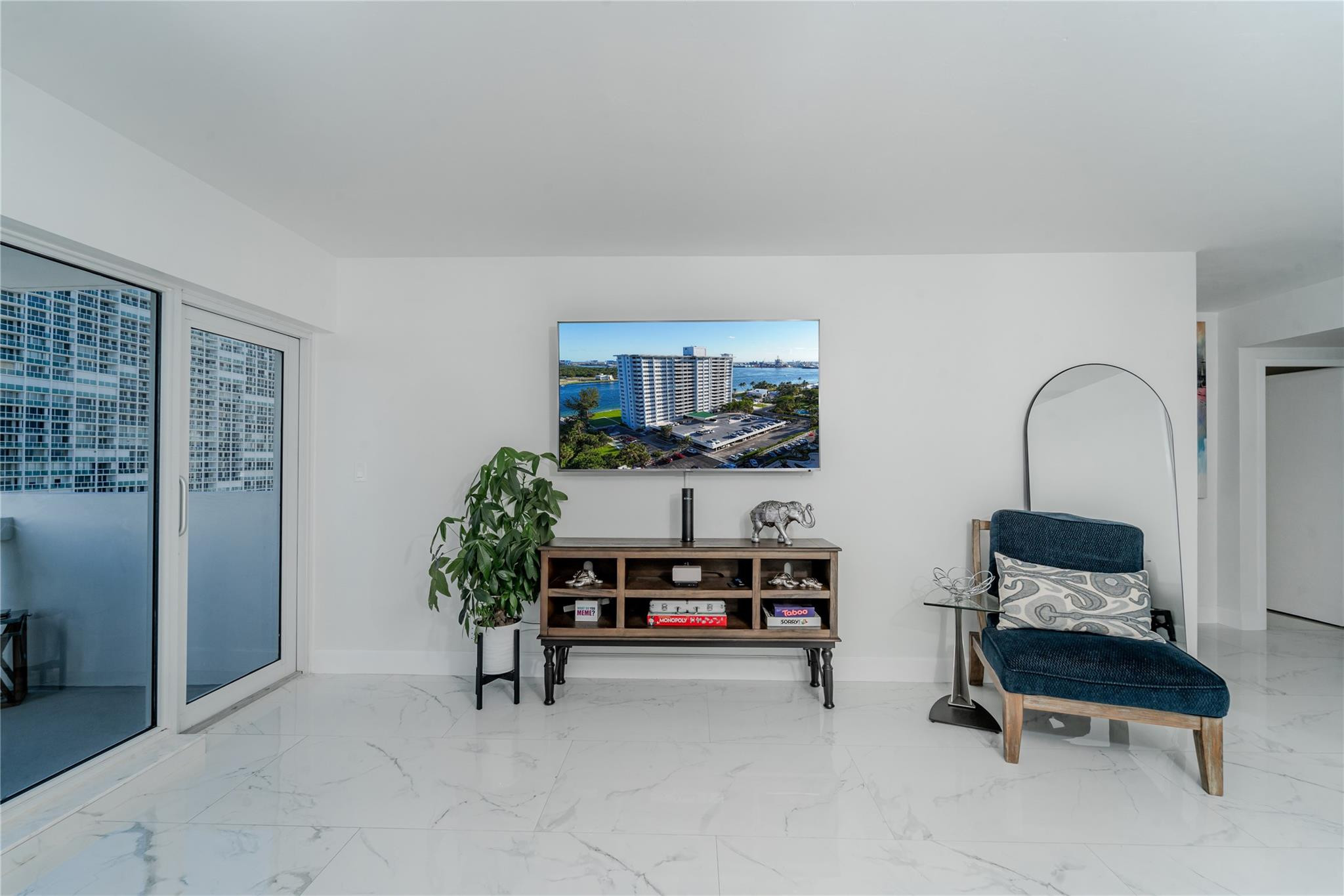 2100 S Ocean Dr 11B