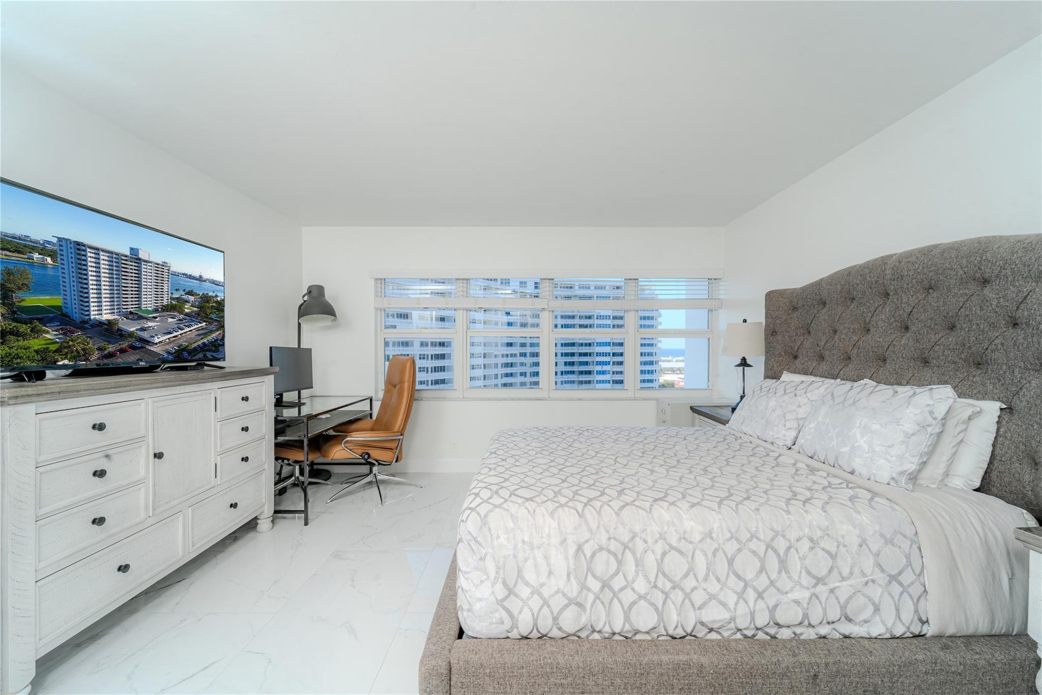 2100 S Ocean Dr 11B