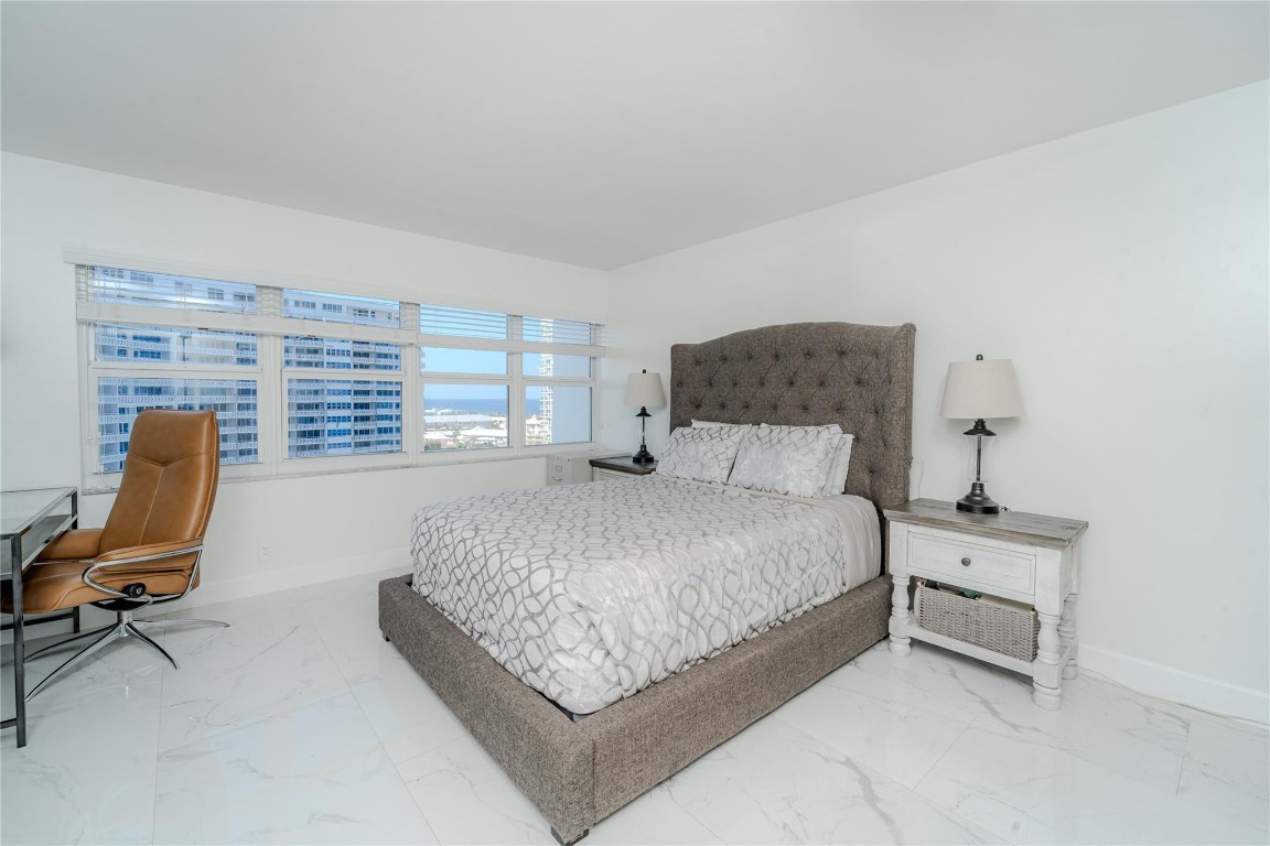 2100 S Ocean Dr 11B