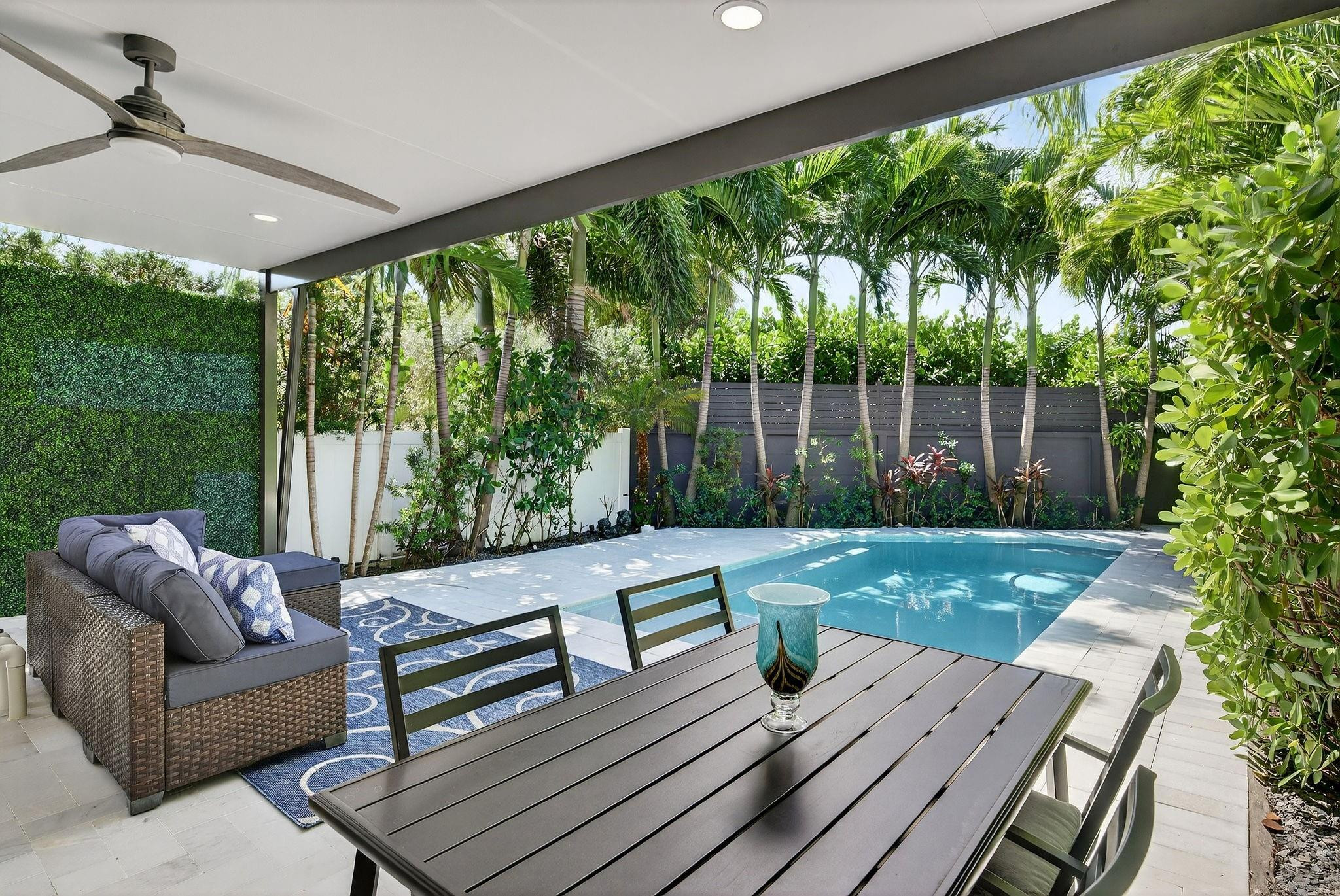 824 NE 14th Court