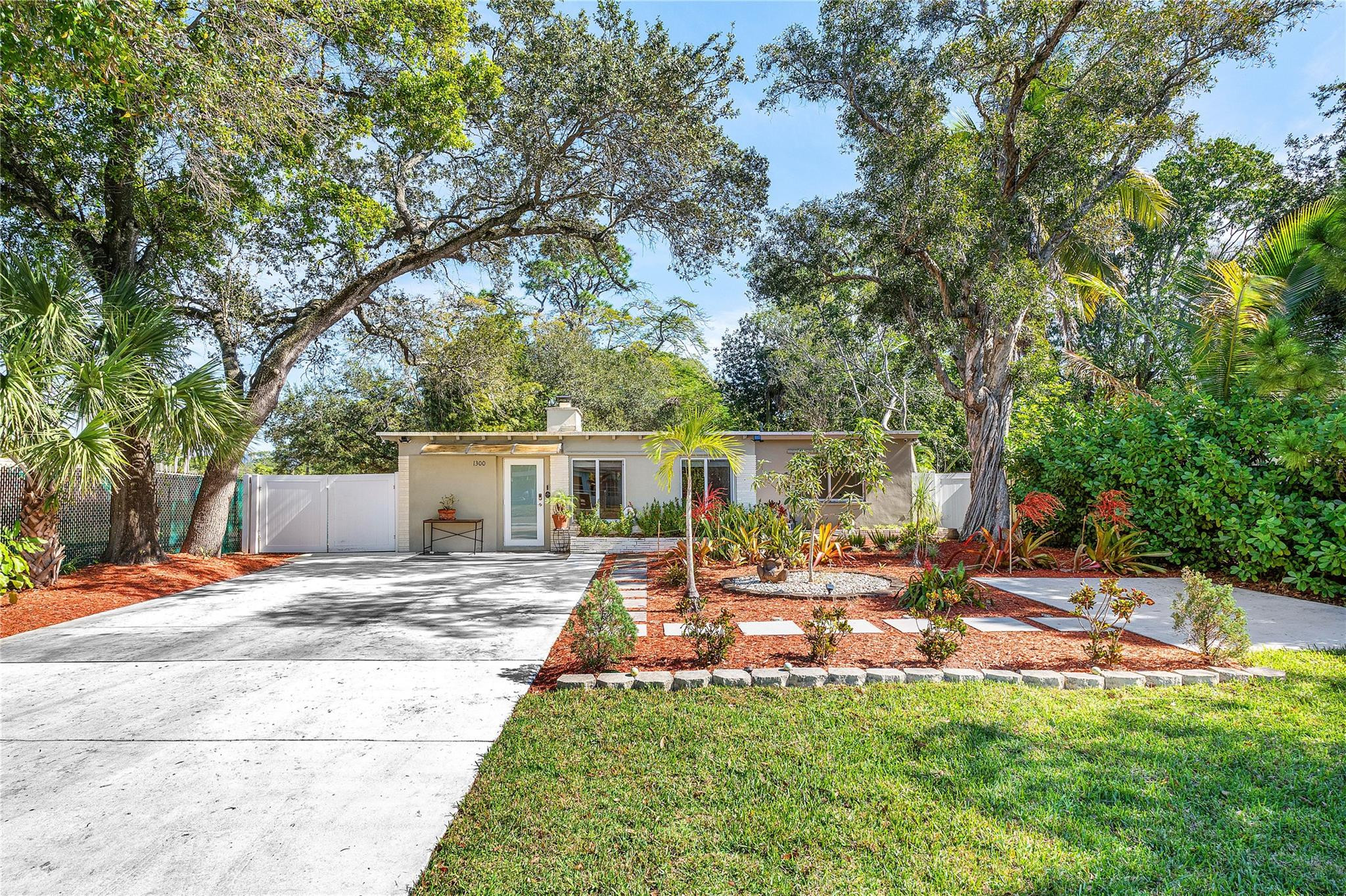 1300 SW 19th Avenue