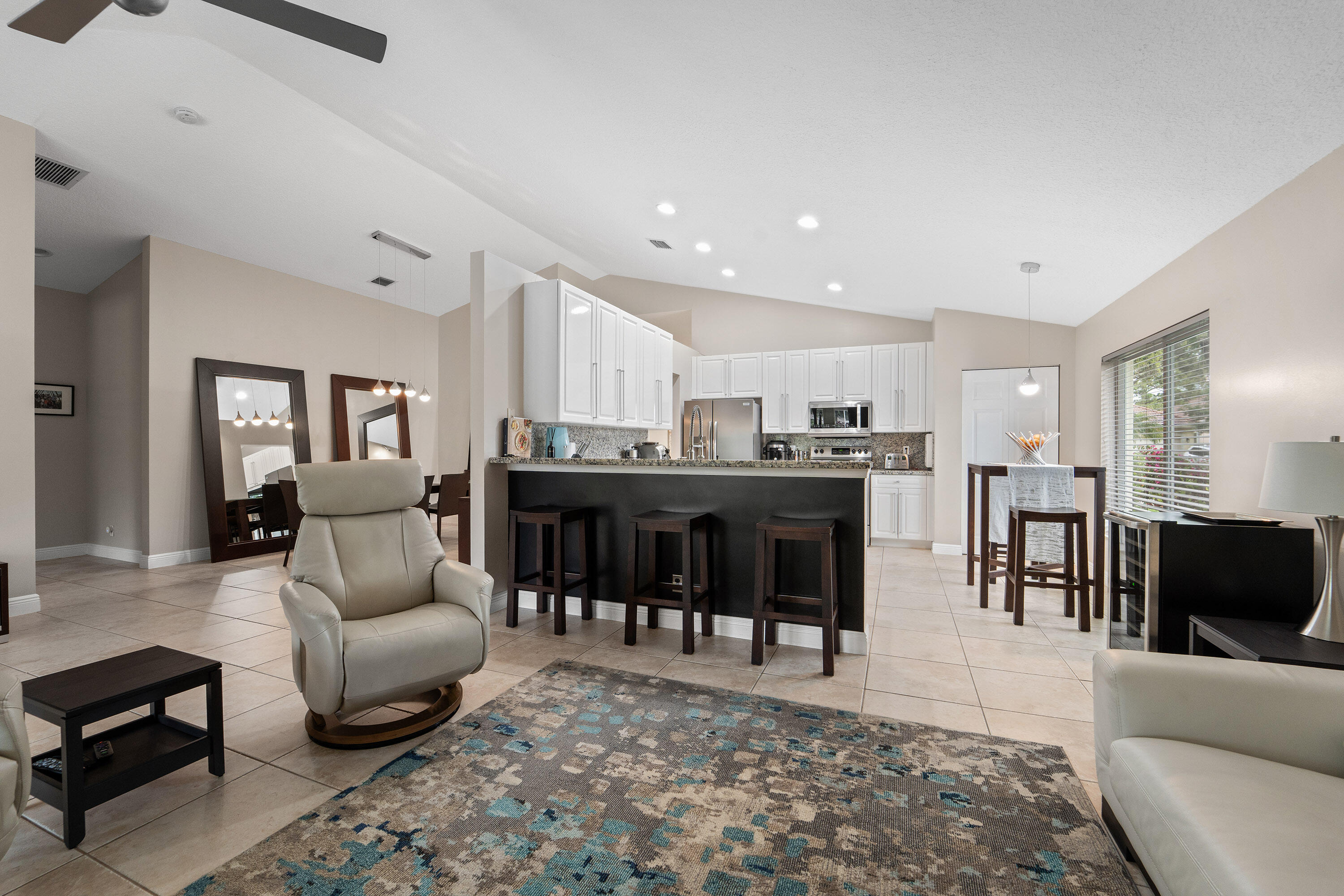 5658 S Fountains Drive