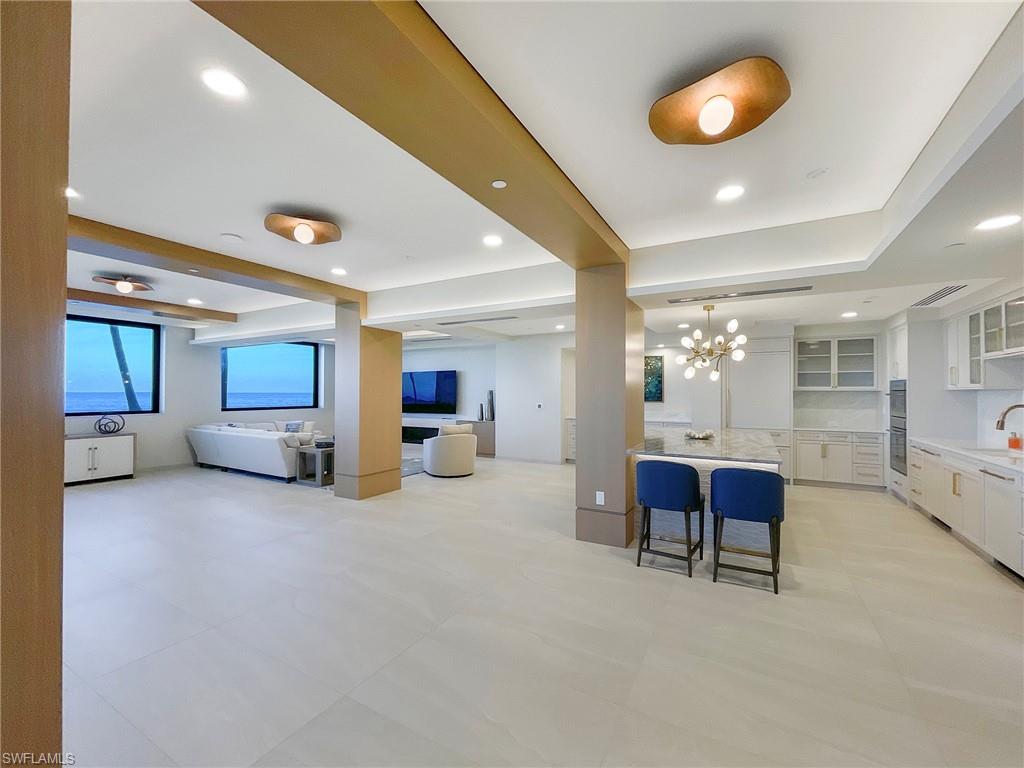 4005 Gulf Shore BLVD N # 904