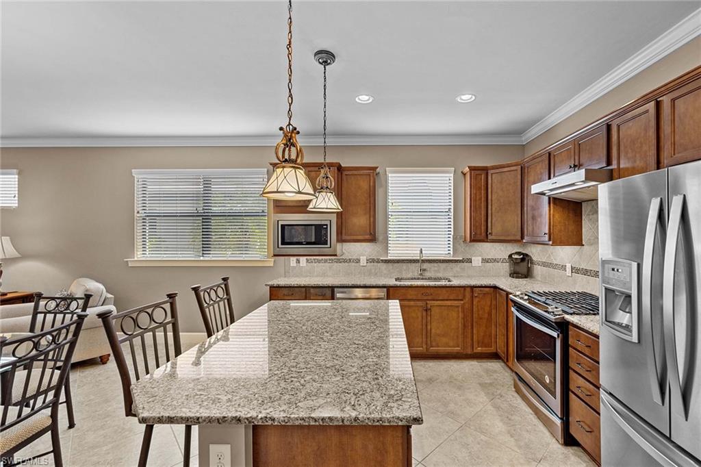 7638 Jacaranda LN