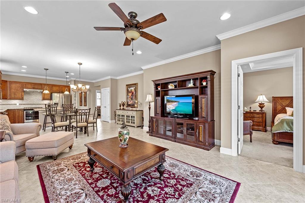 7638 Jacaranda LN
