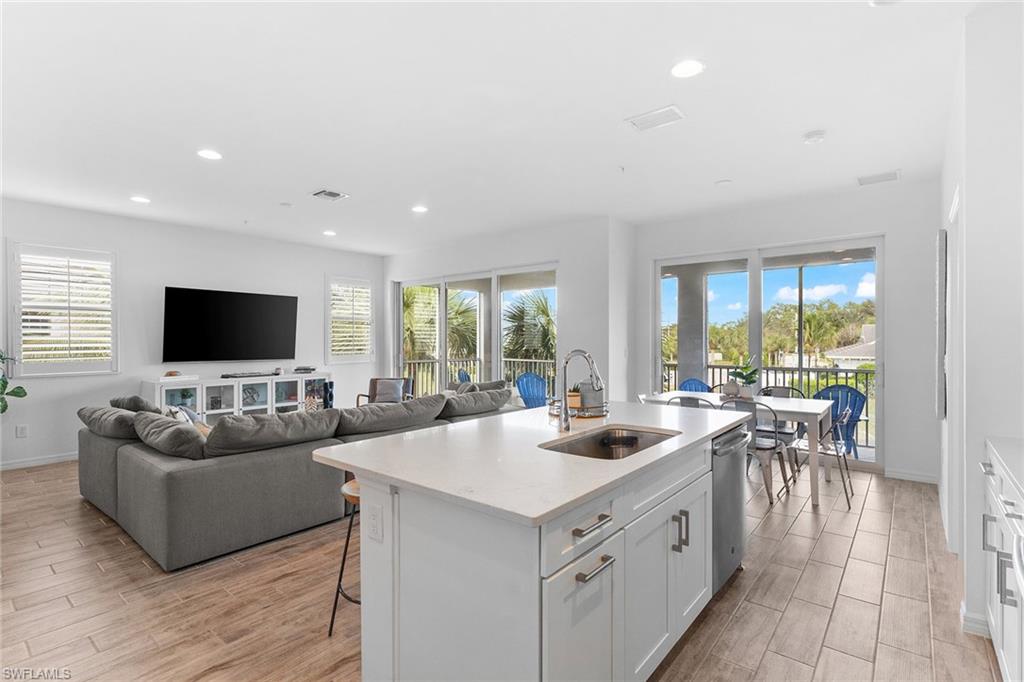 6966 Avalon CIR # 905