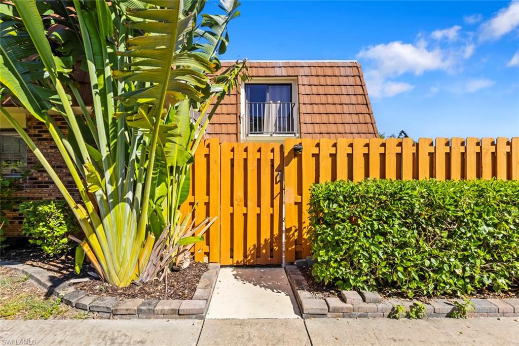 1454 Park Shore CIR # 2