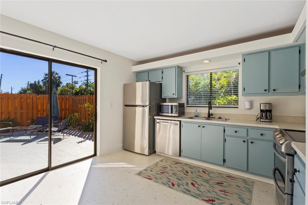 1454 Park Shore CIR # 2