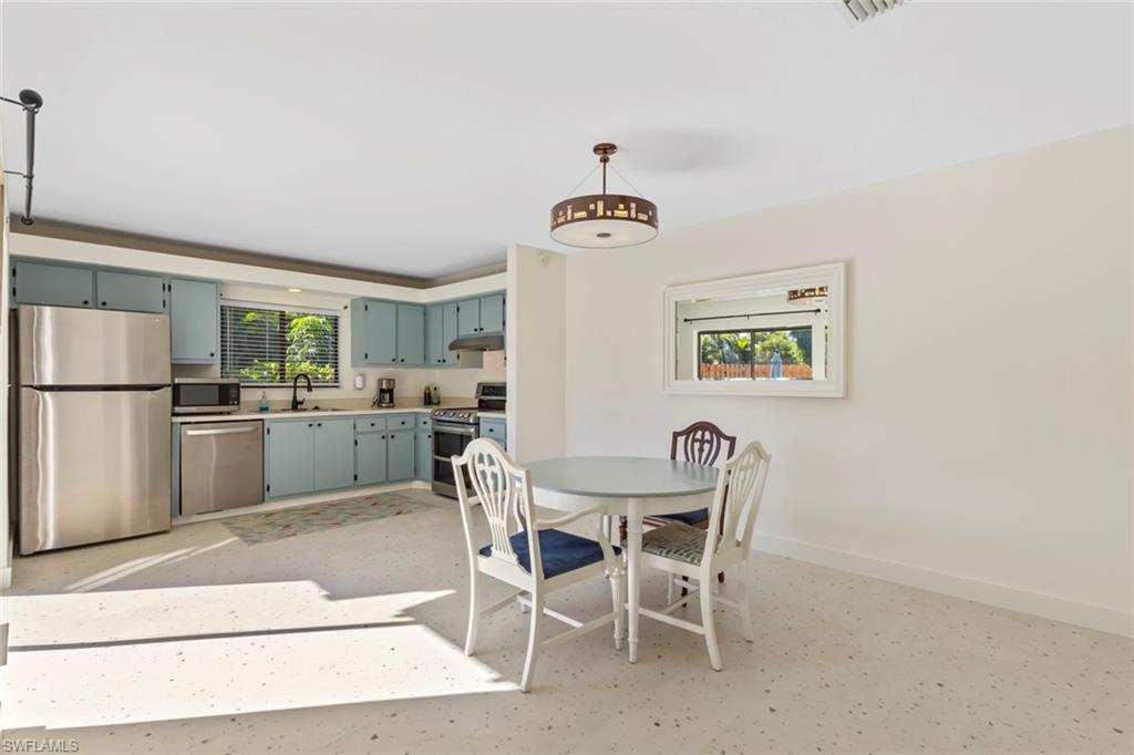 1454 Park Shore CIR # 2