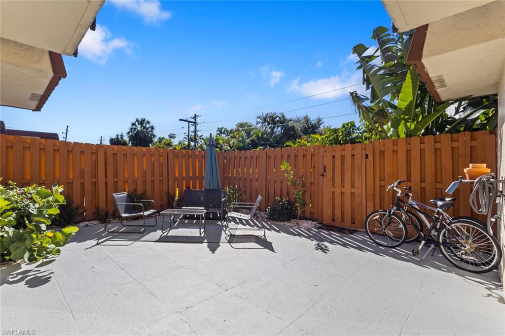 1454 Park Shore CIR # 2