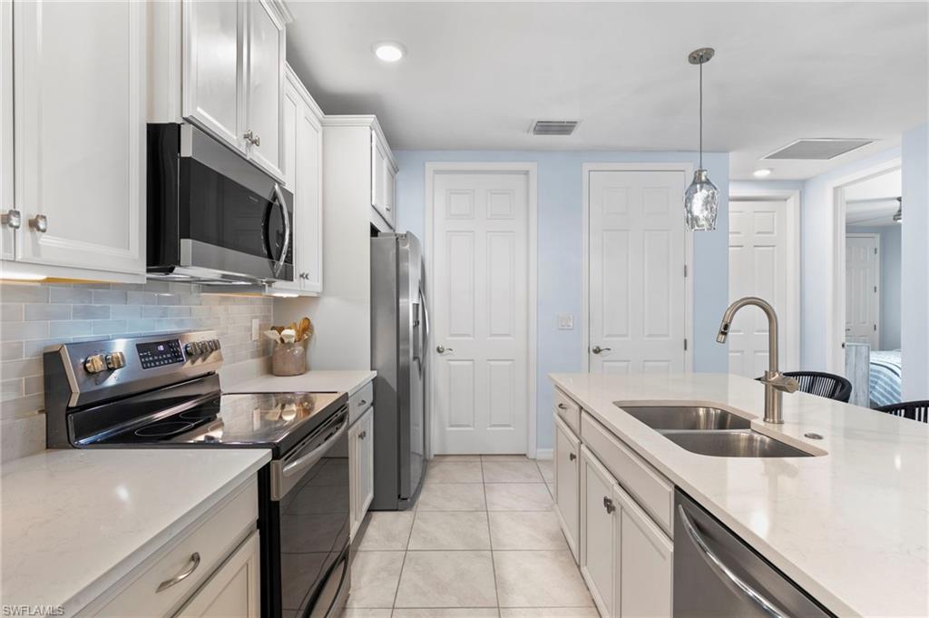 14683 Edgewater CIR