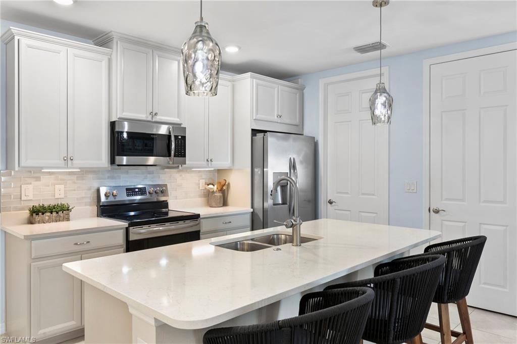 14683 Edgewater CIR