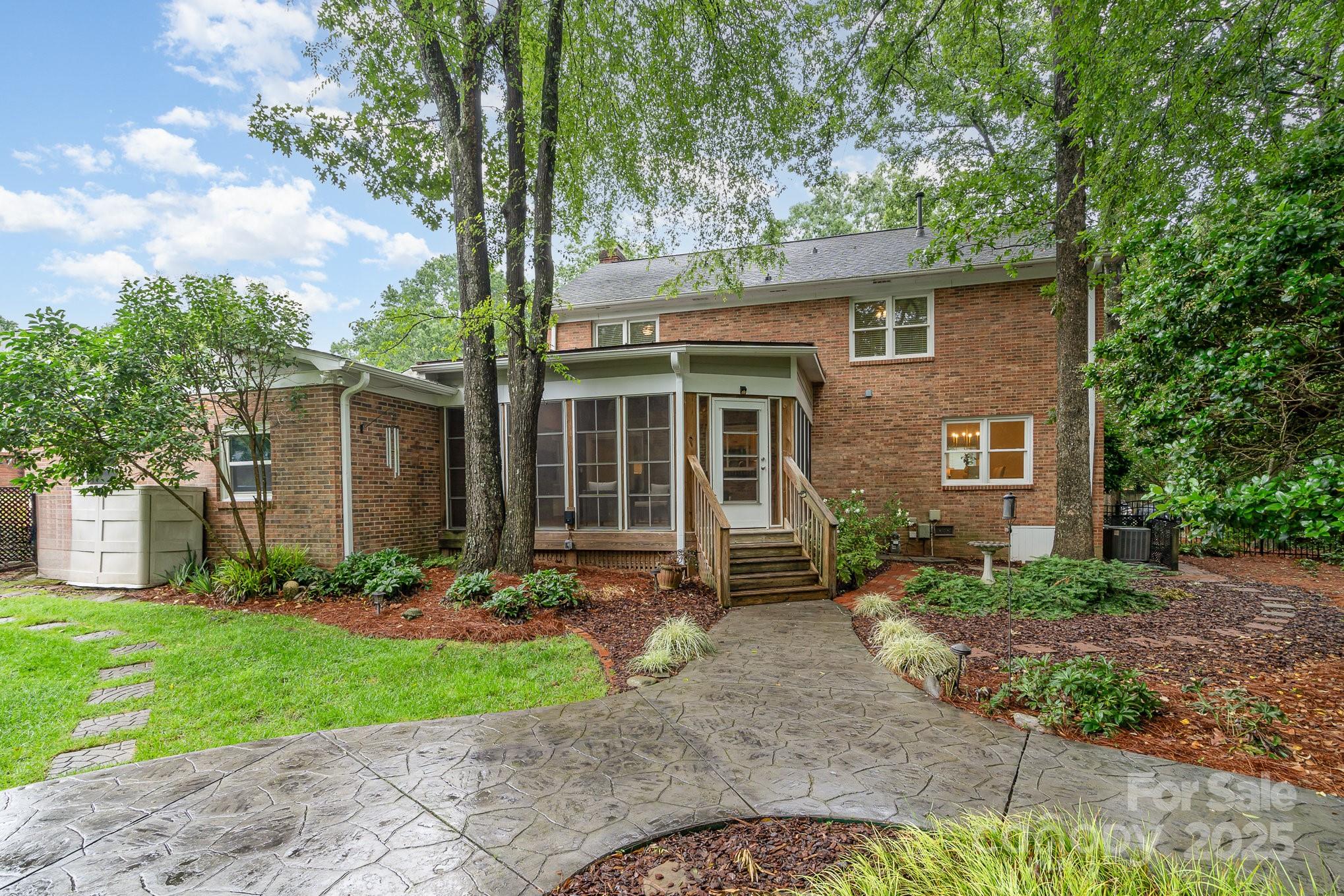 1209 Alfred Street