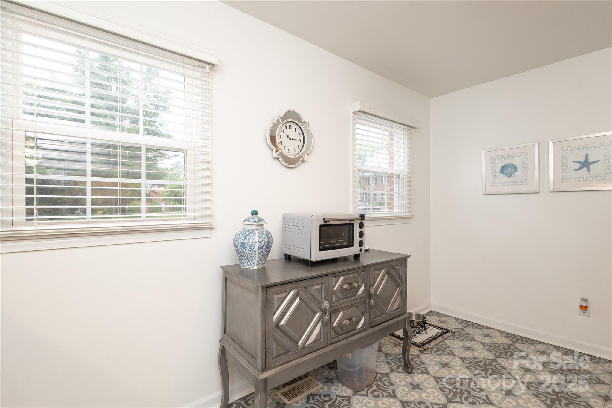 8306 Knights Bridge Road