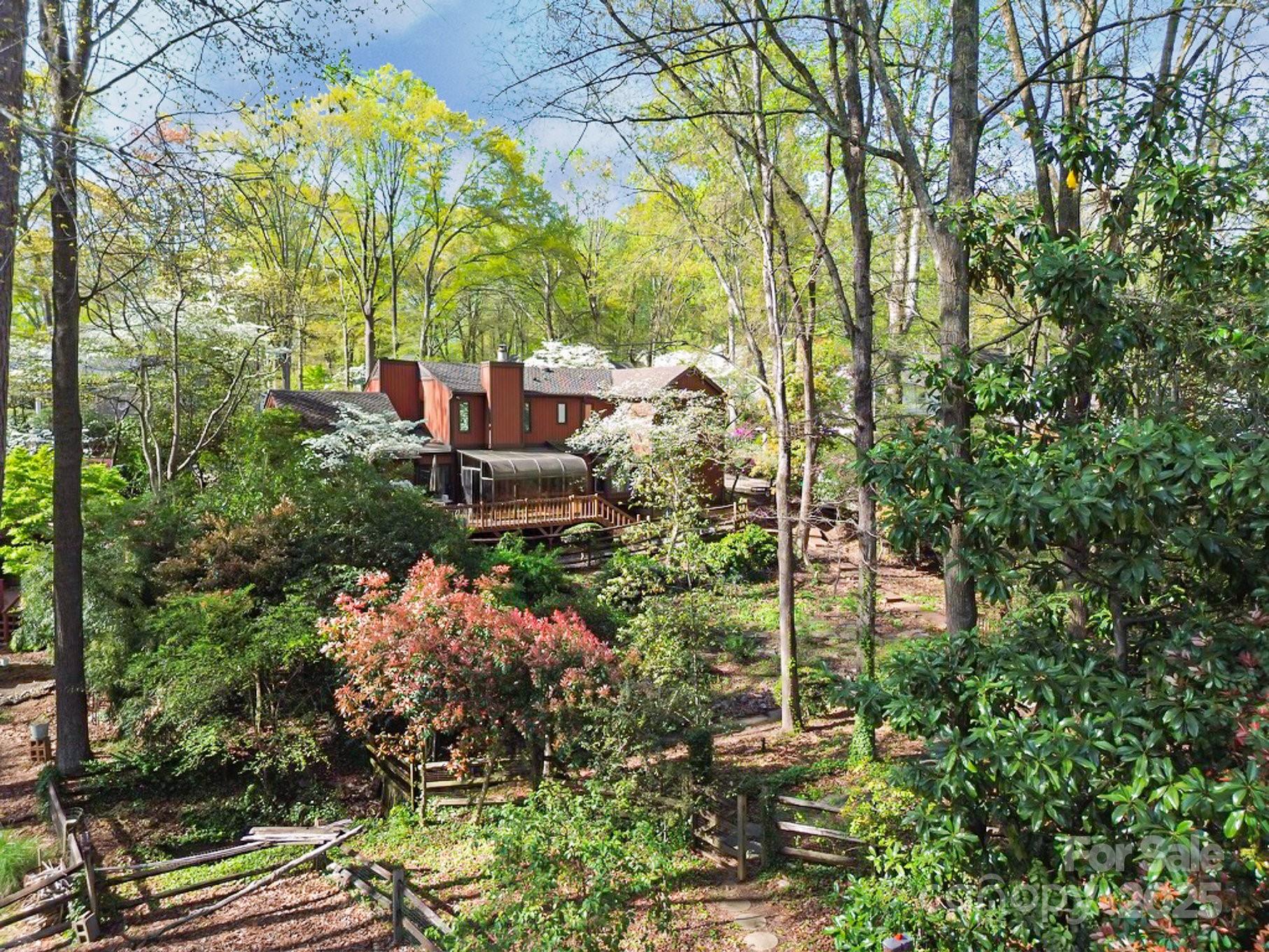 1601 Wandering Way Drive