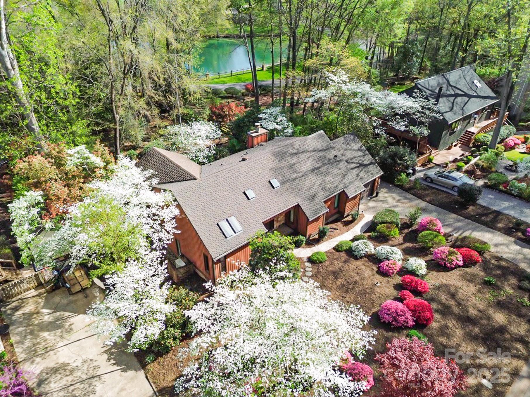 1601 Wandering Way Drive