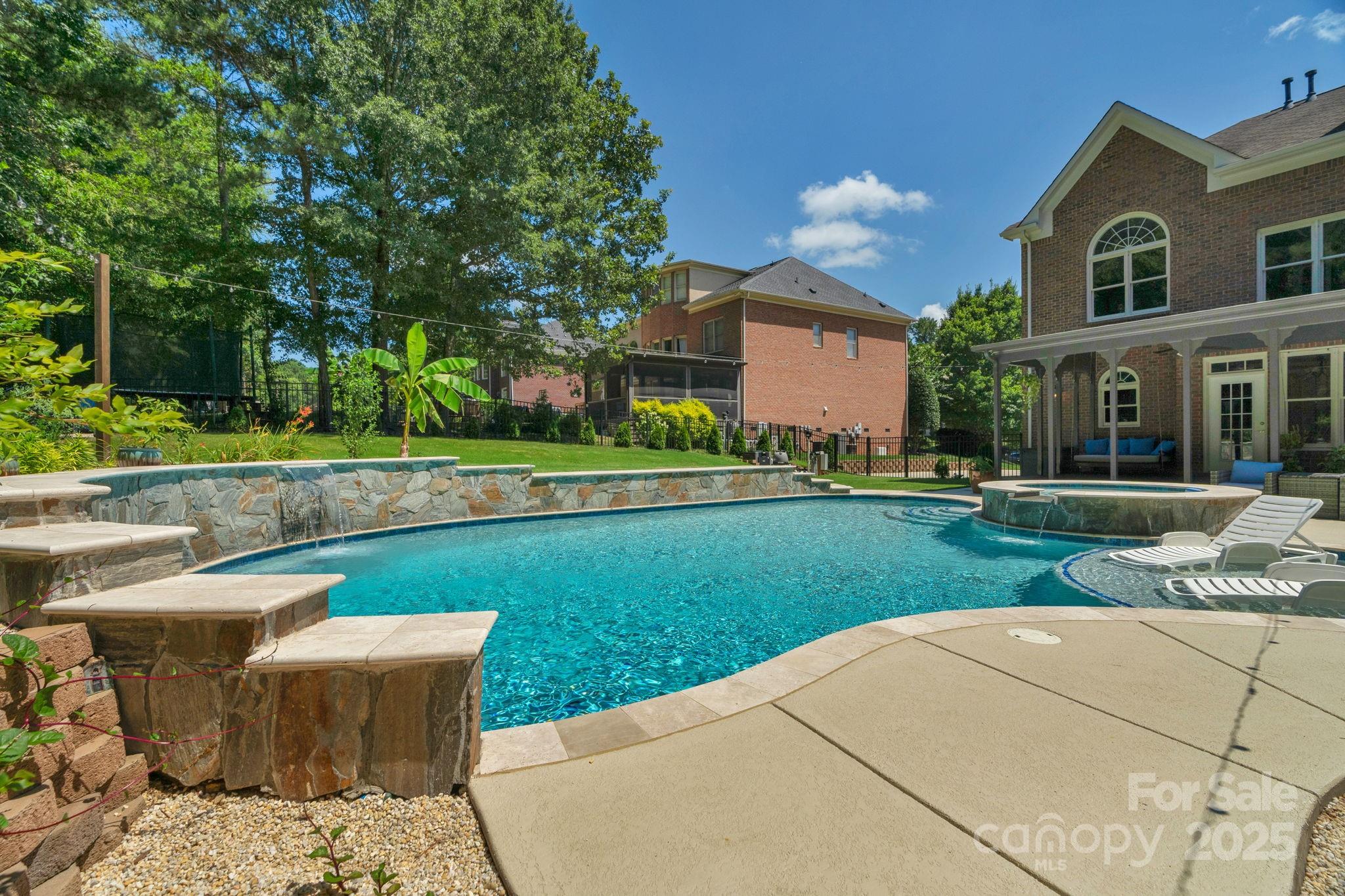 7404 Stonehaven Drive