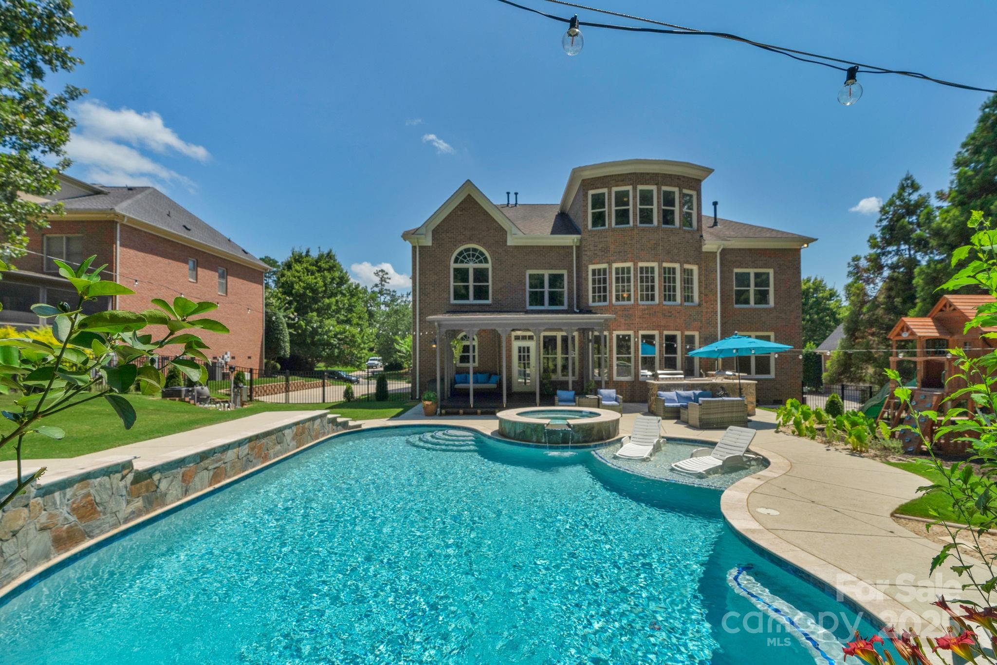 7404 Stonehaven Drive