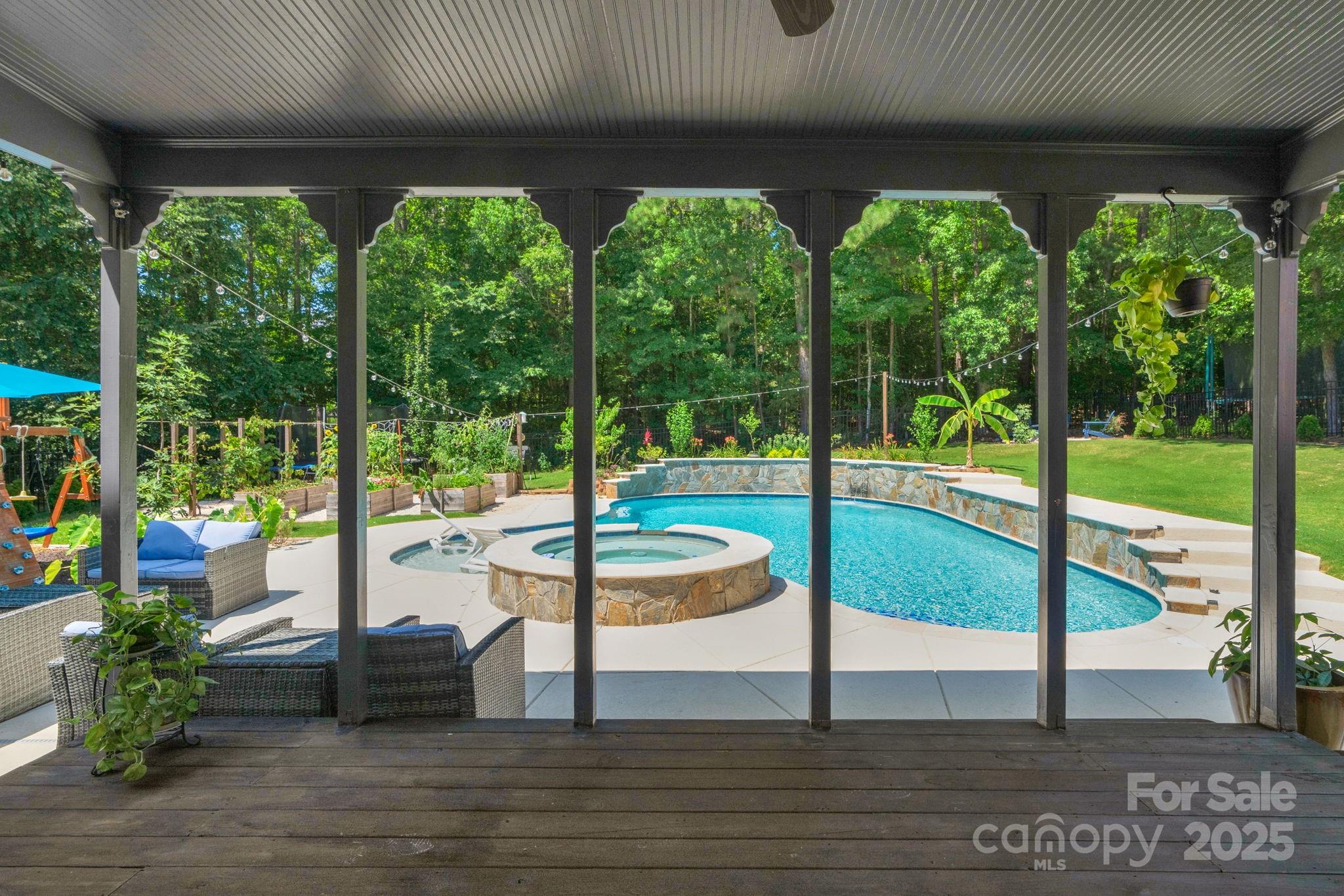 7404 Stonehaven Drive