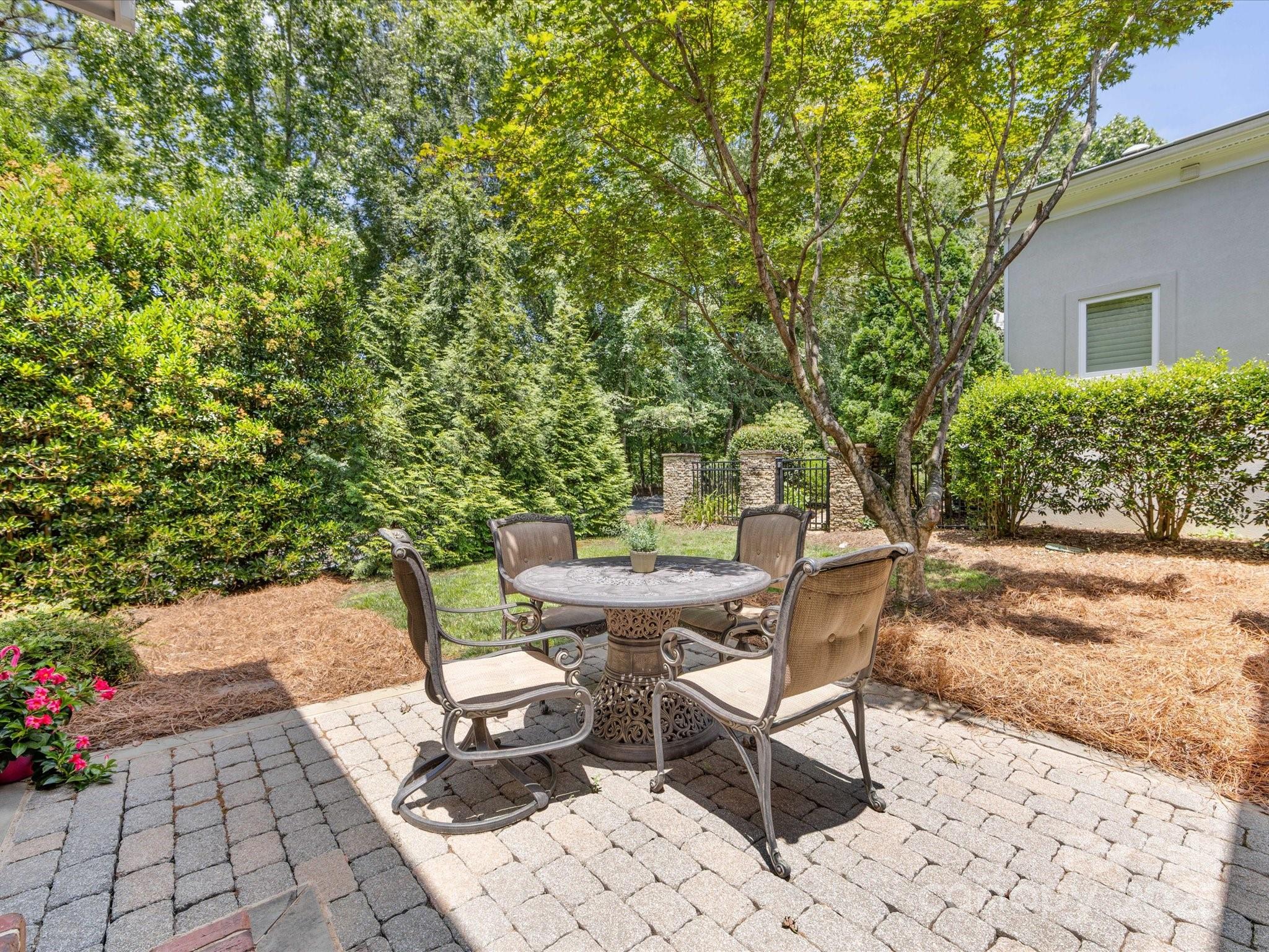 10525 Newberry Park Lane