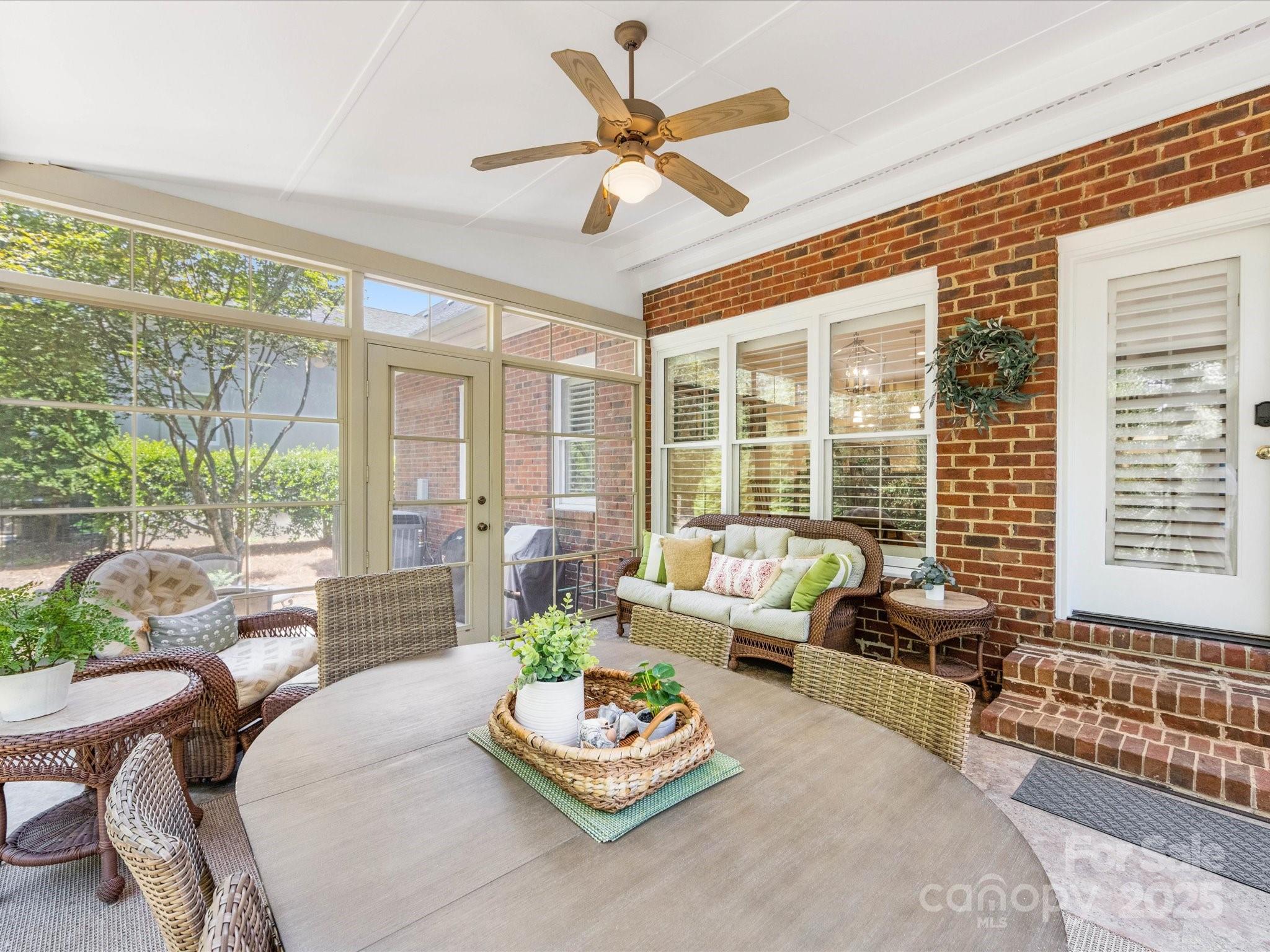 10525 Newberry Park Lane