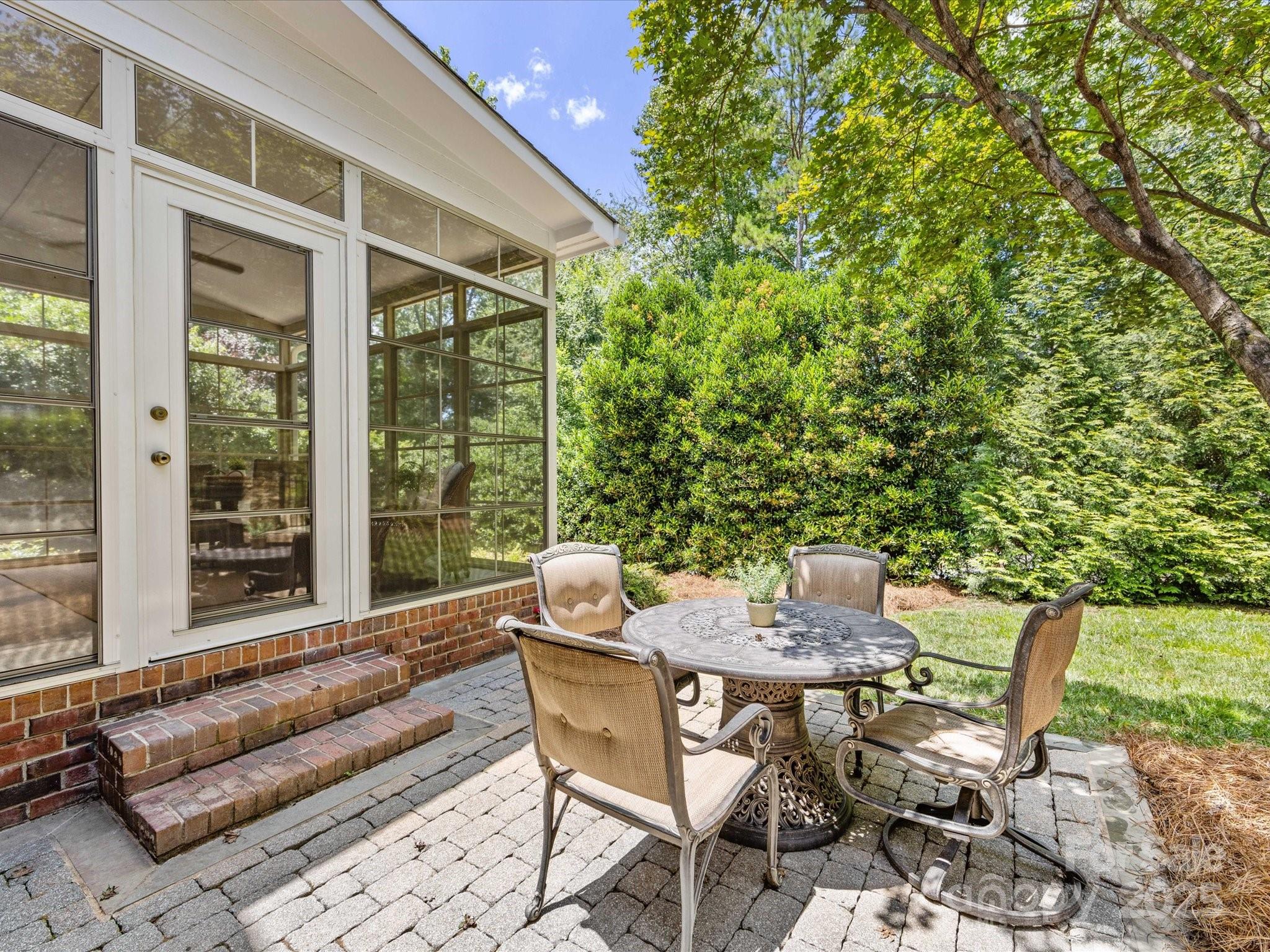 10525 Newberry Park Lane