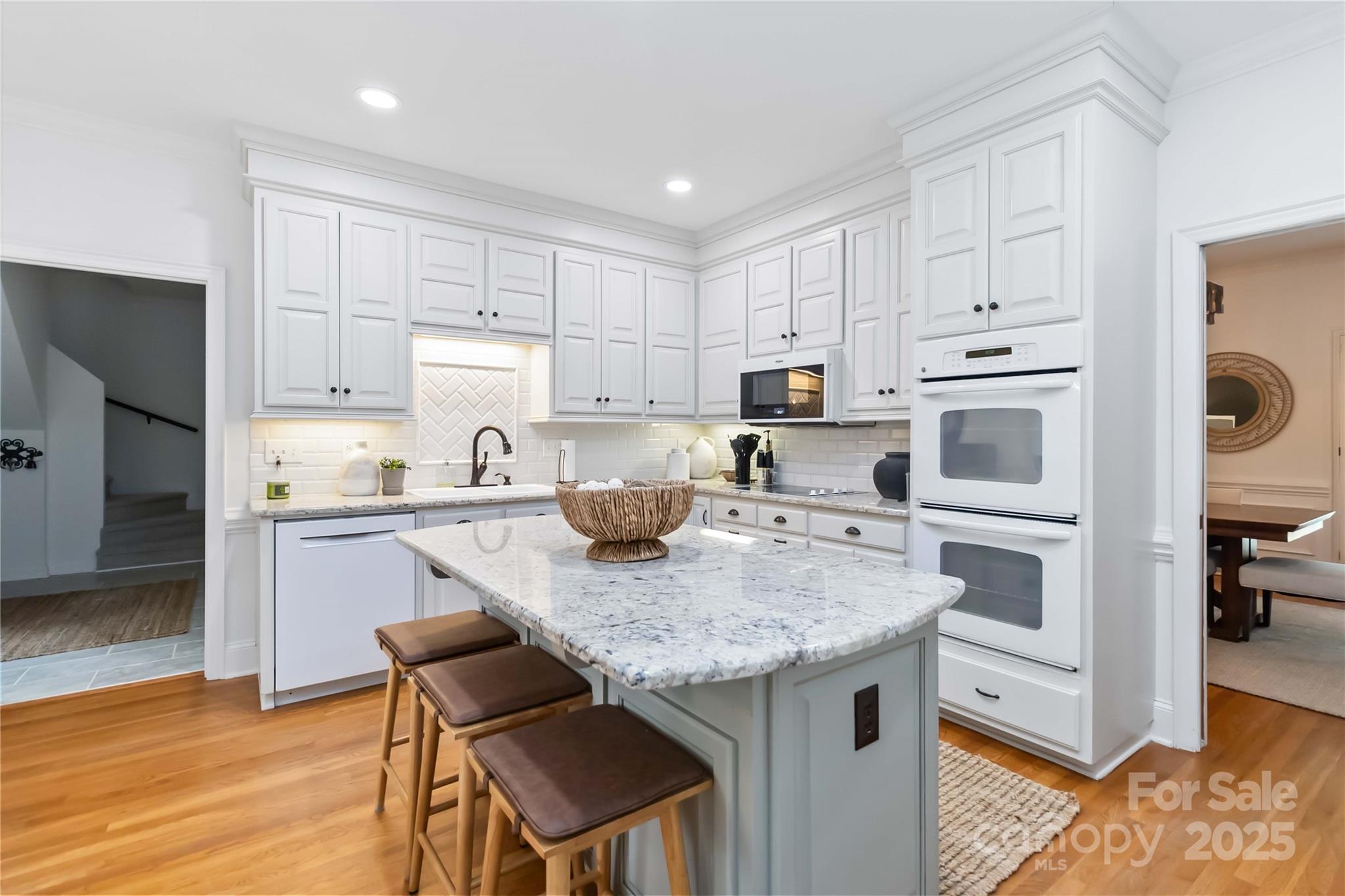 914 Mangionne Drive