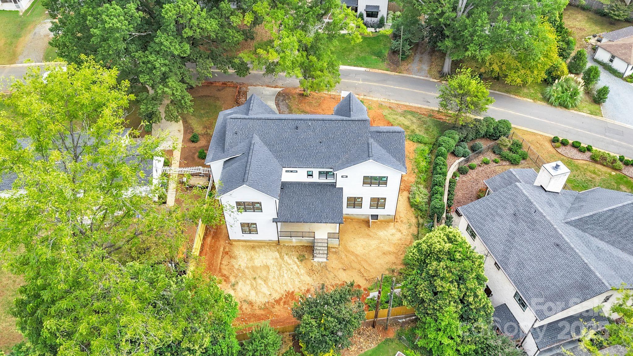 4918 Buckingham Drive