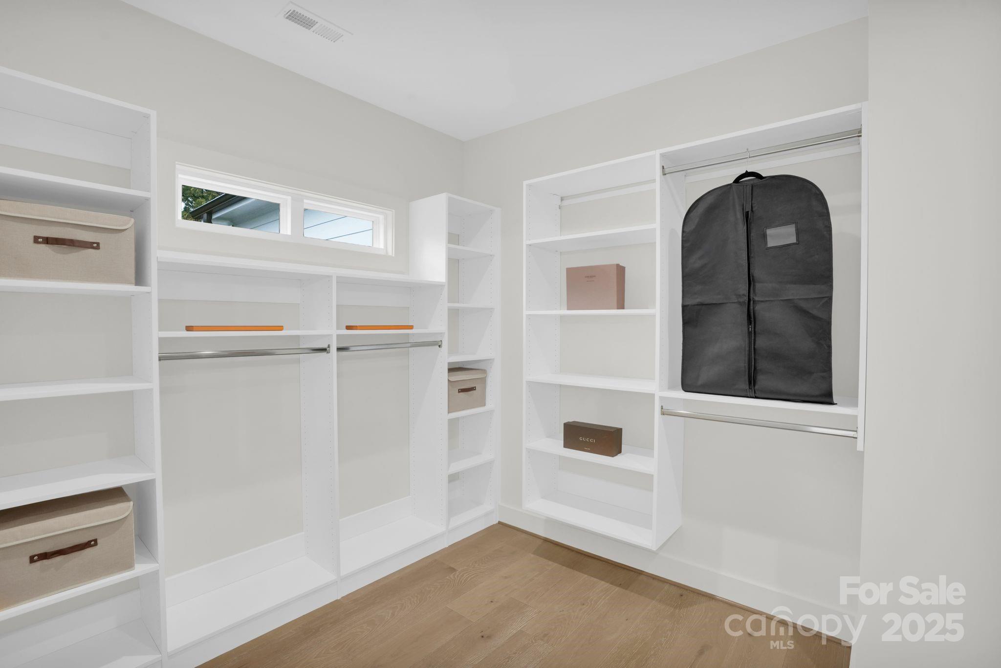 4918 Buckingham Drive